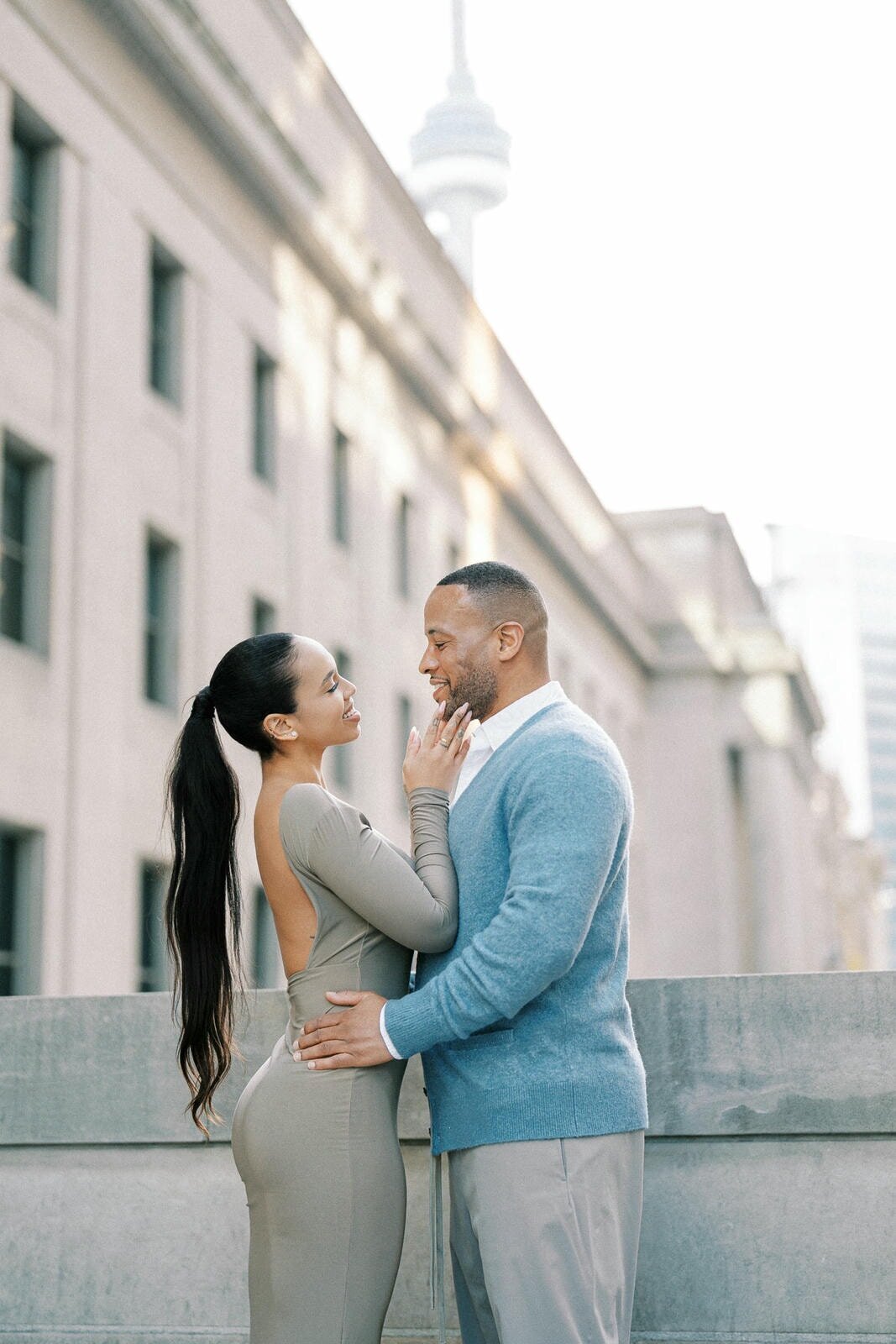 E11-Engagement-photo-shoot-in-Downtown-Toronto-Maria-and-DeVon-2025-04-14-2500px-1004