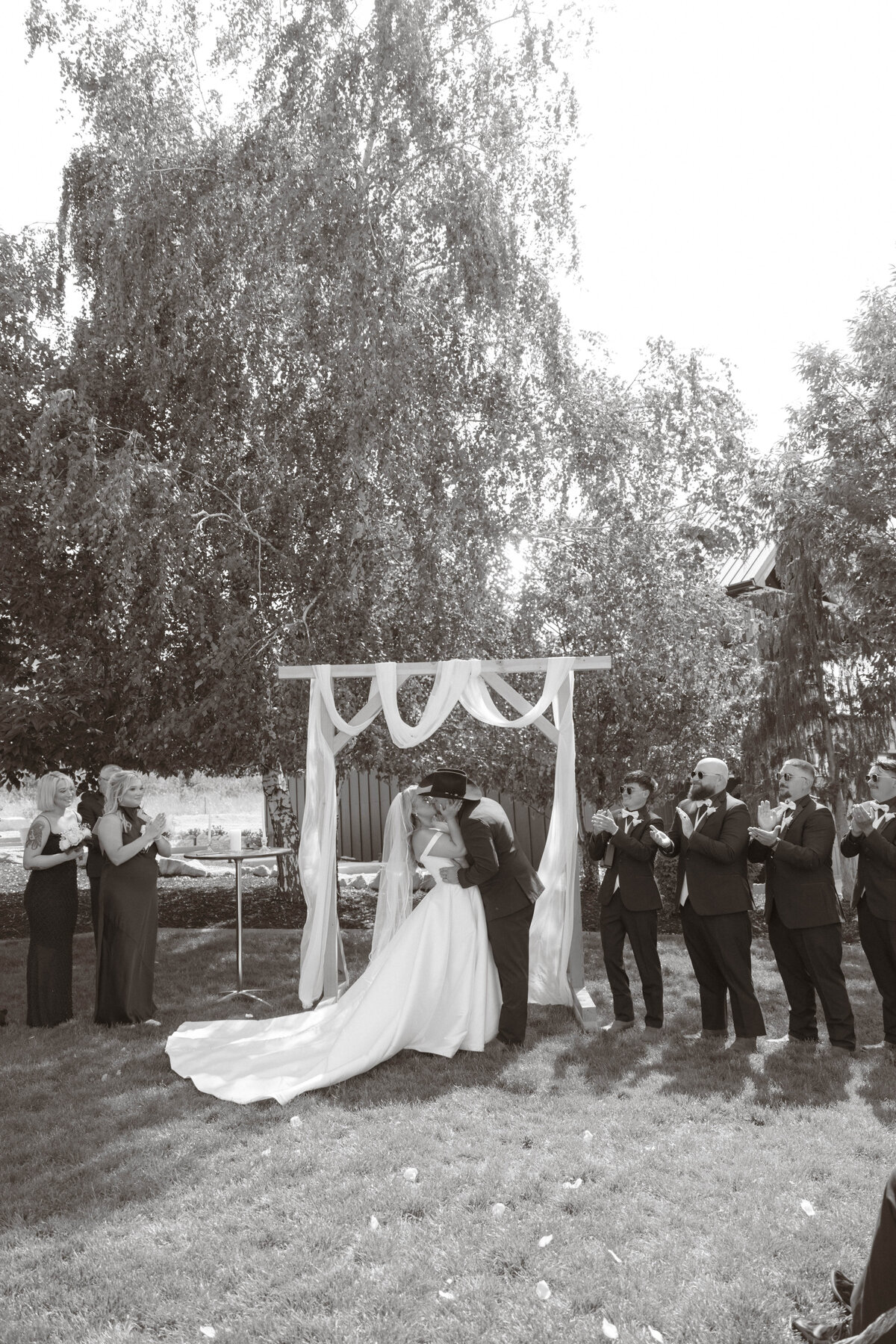 the-white-barn-in-emmett-idaho-wedding-krysta-timmons-photography-ceremony-286