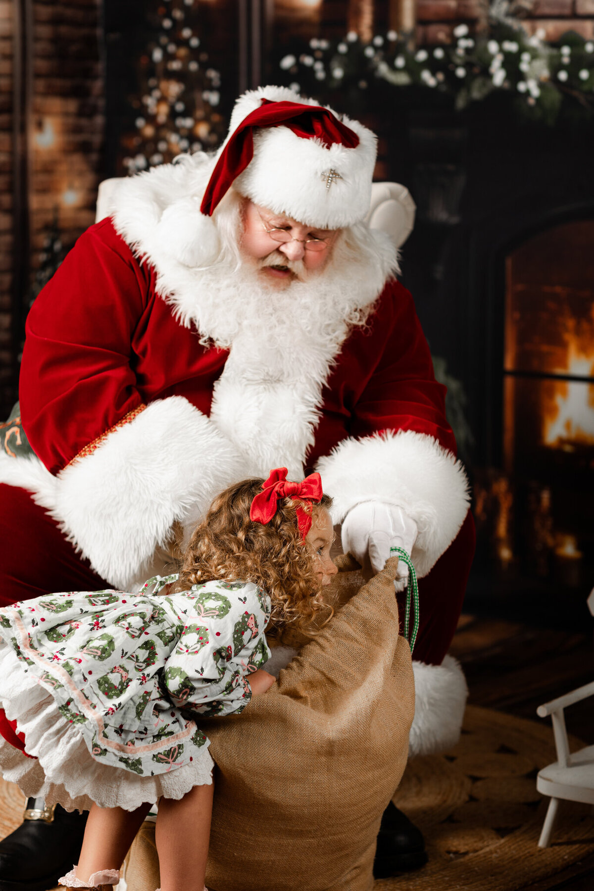 Best NWA holiday photographer, holiday portraits near me, Northwest Arkansas holiday photography, NW Arkansas holiday photos, NWA santa photos