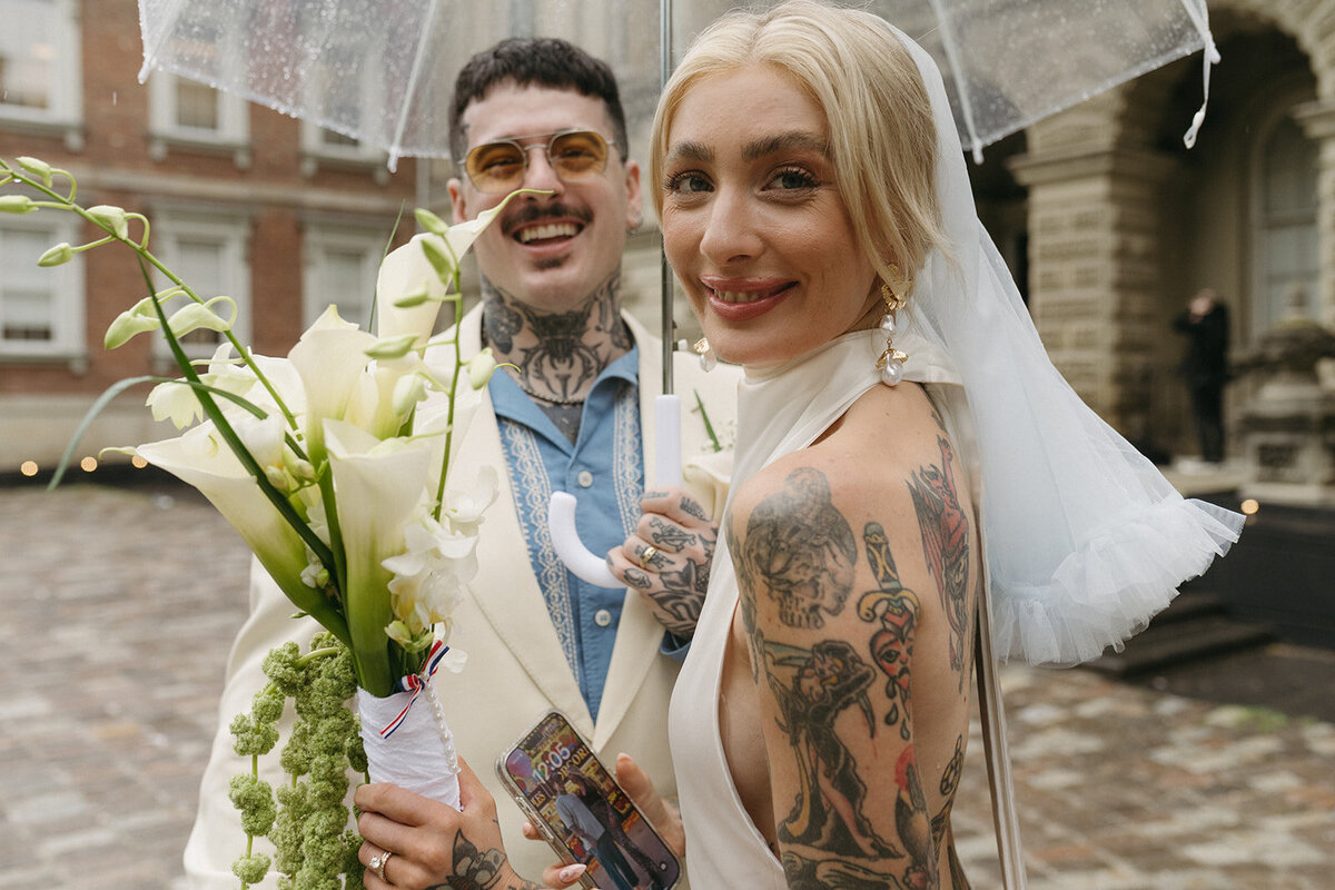 toronto-city-elopement-city-hall-edgy-nontradional-thedrake-rainy-day-cool-alternative-033