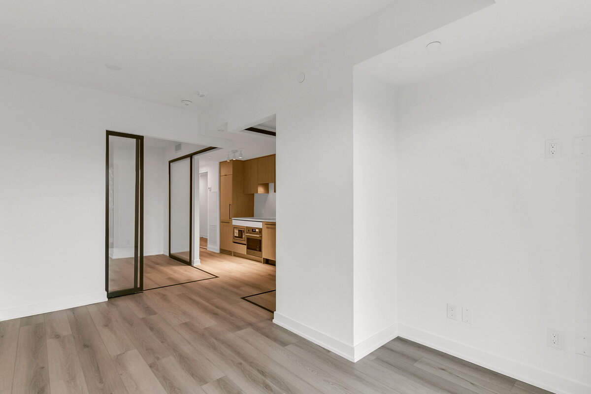 11-web-or-mls-8_002_Living Room