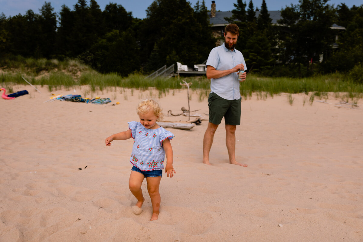 dad-toddler-beach-michigan
