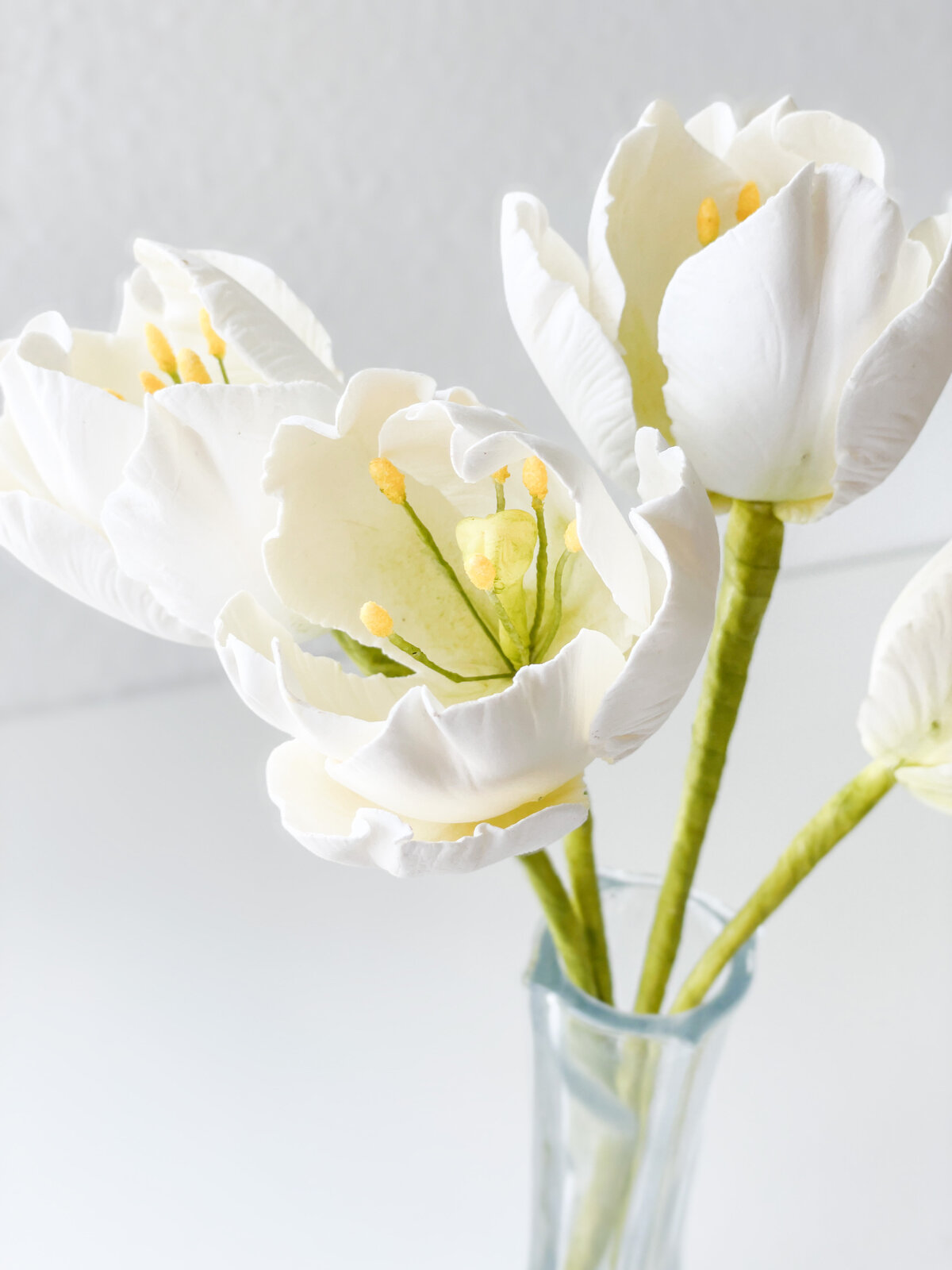 white-tulip-sugar-flower-display