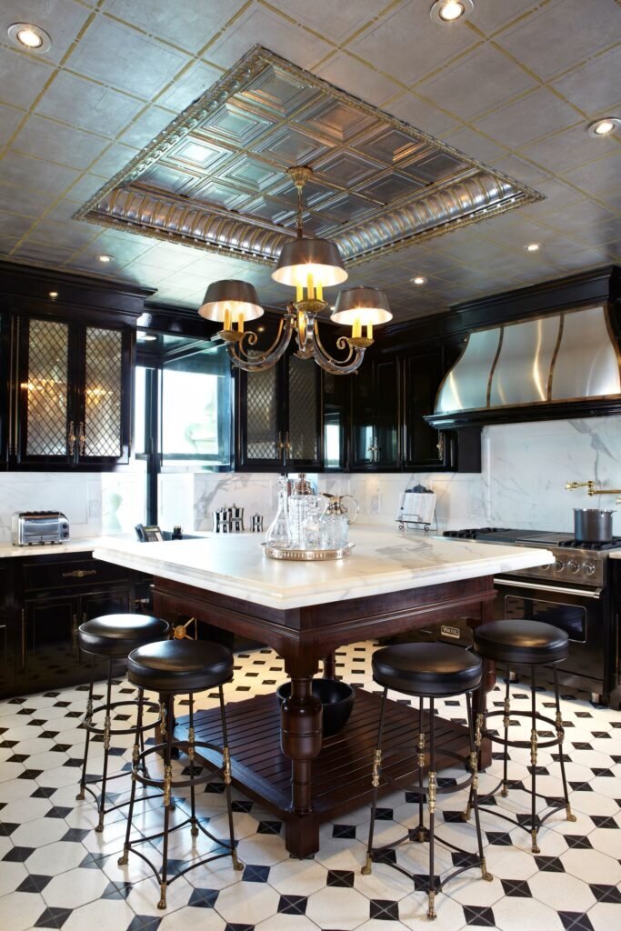 Heidi-Holzer_Tommy-Hilfiger_Leafed-Ceiling-Kitchen-683x1024