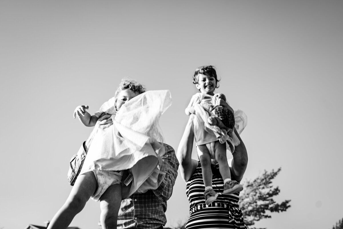alameda-beach-family-bw