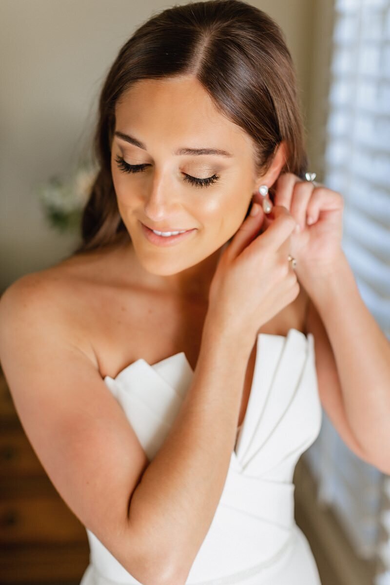Classic Wedding at City Church of Evansville with Reception at ECC045