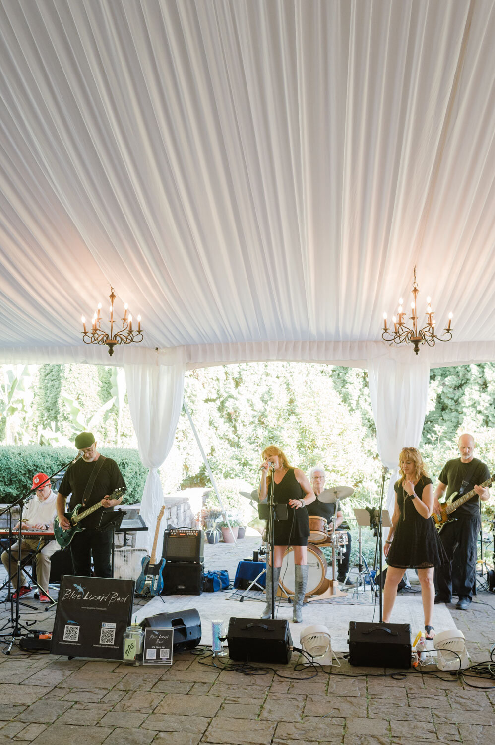 musicians at an event in chateau lill