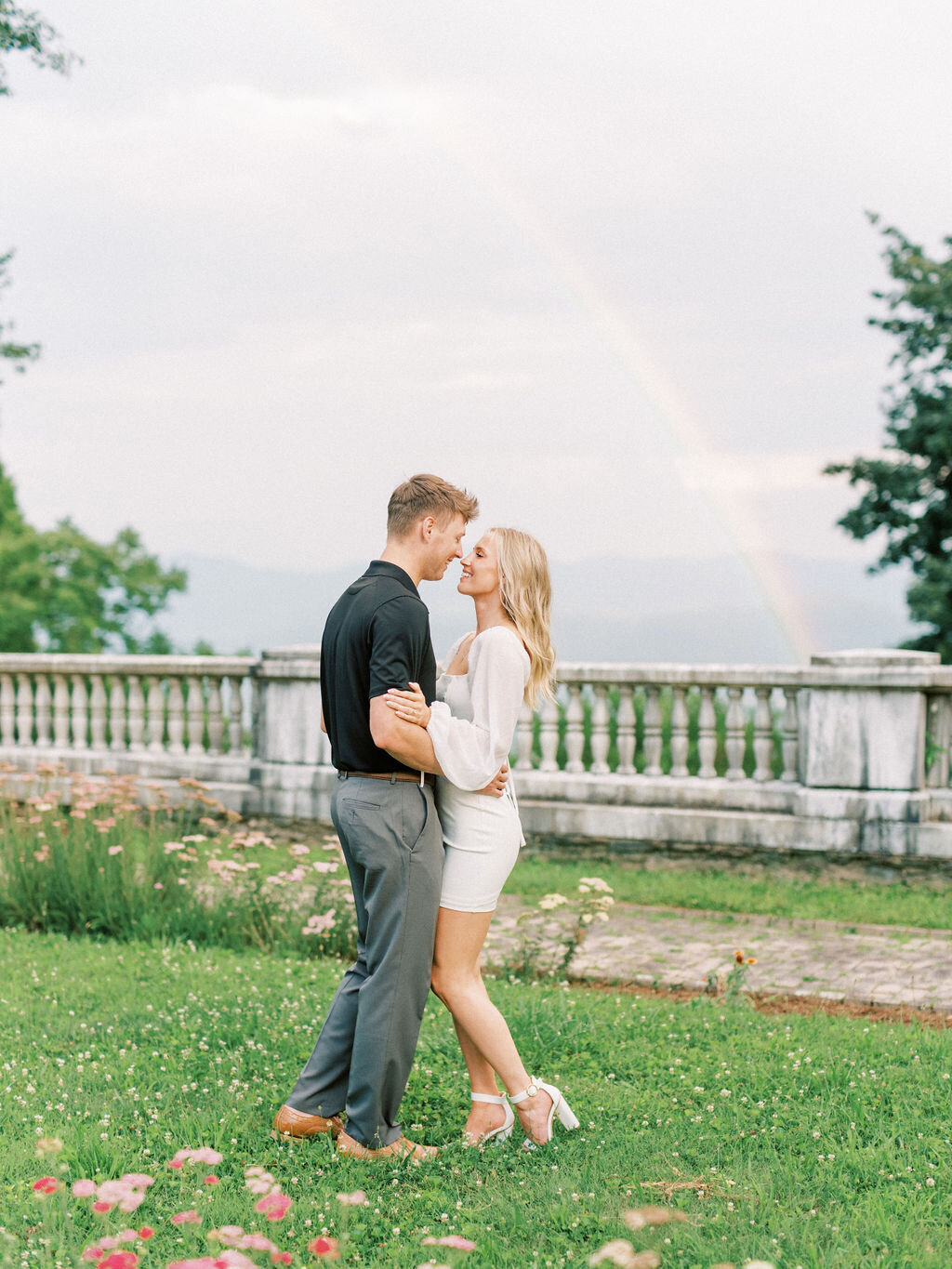 Hannah&Andrew_CharlottesvilleEngagementSession_FINAL-121