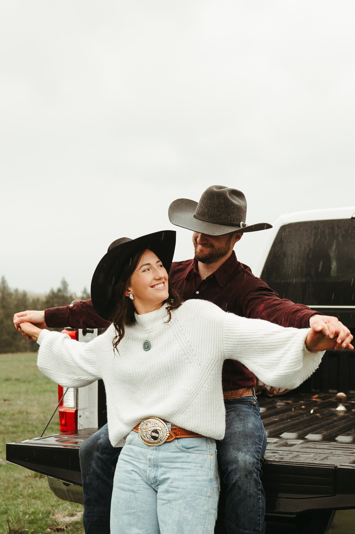 presley-gray-photo-montana-western-style-engagement-4041