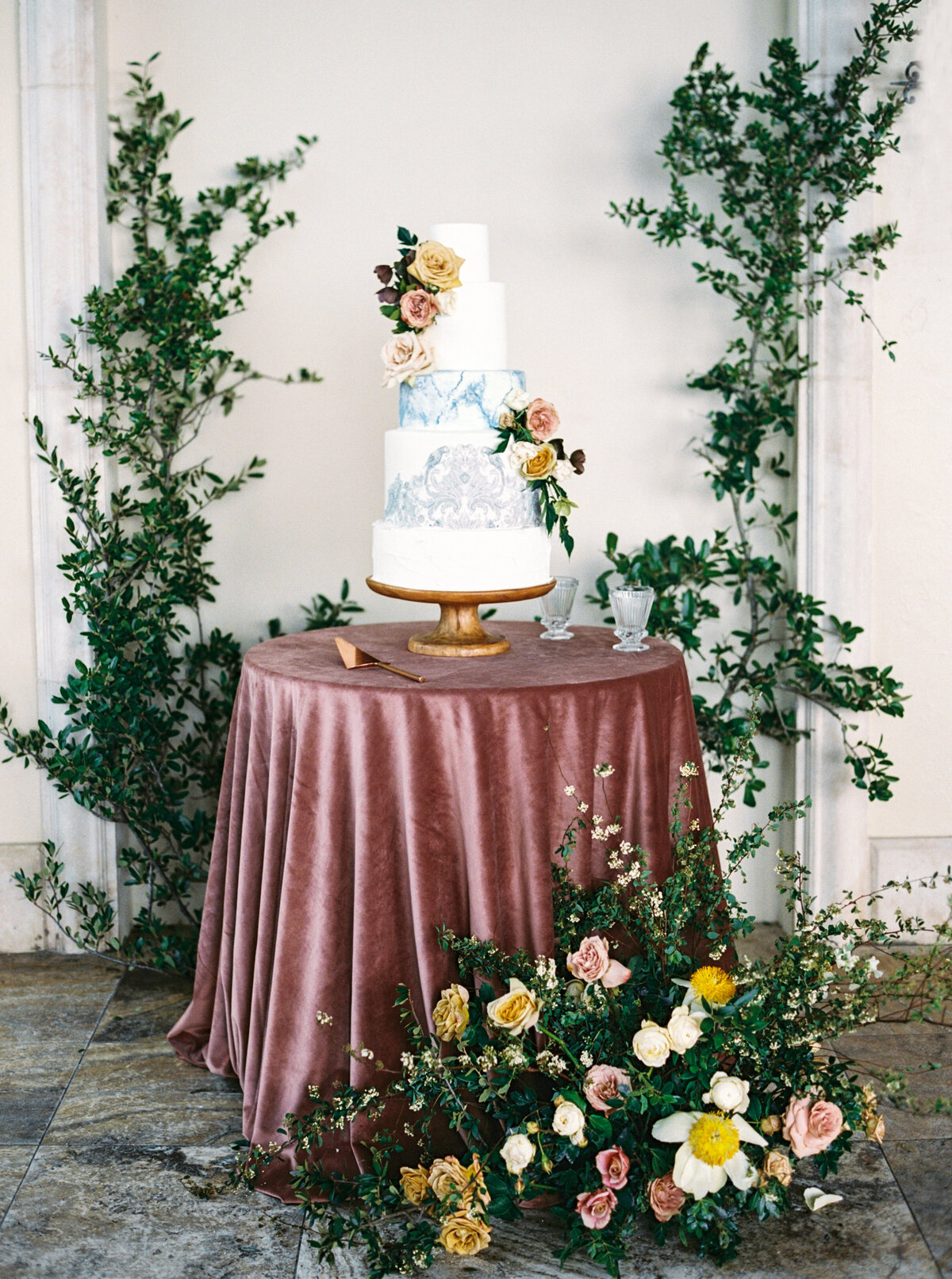 max-owens-design-italian-villa-wedding-24-cake-table