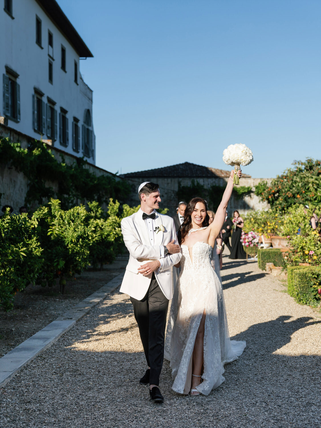 100-Bride-And-Groom-Italy