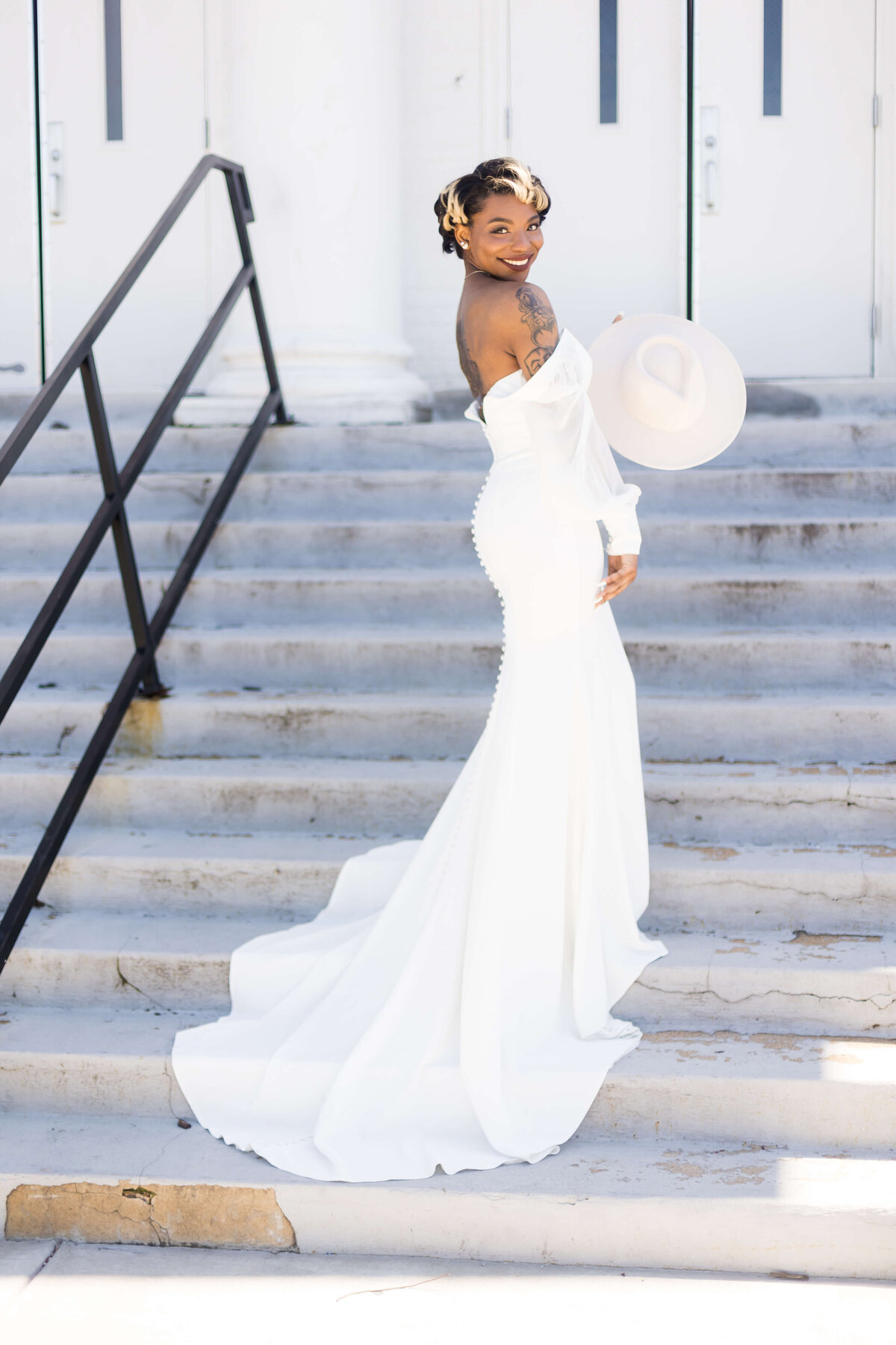 Bride walking up the steps at Nashville wedding