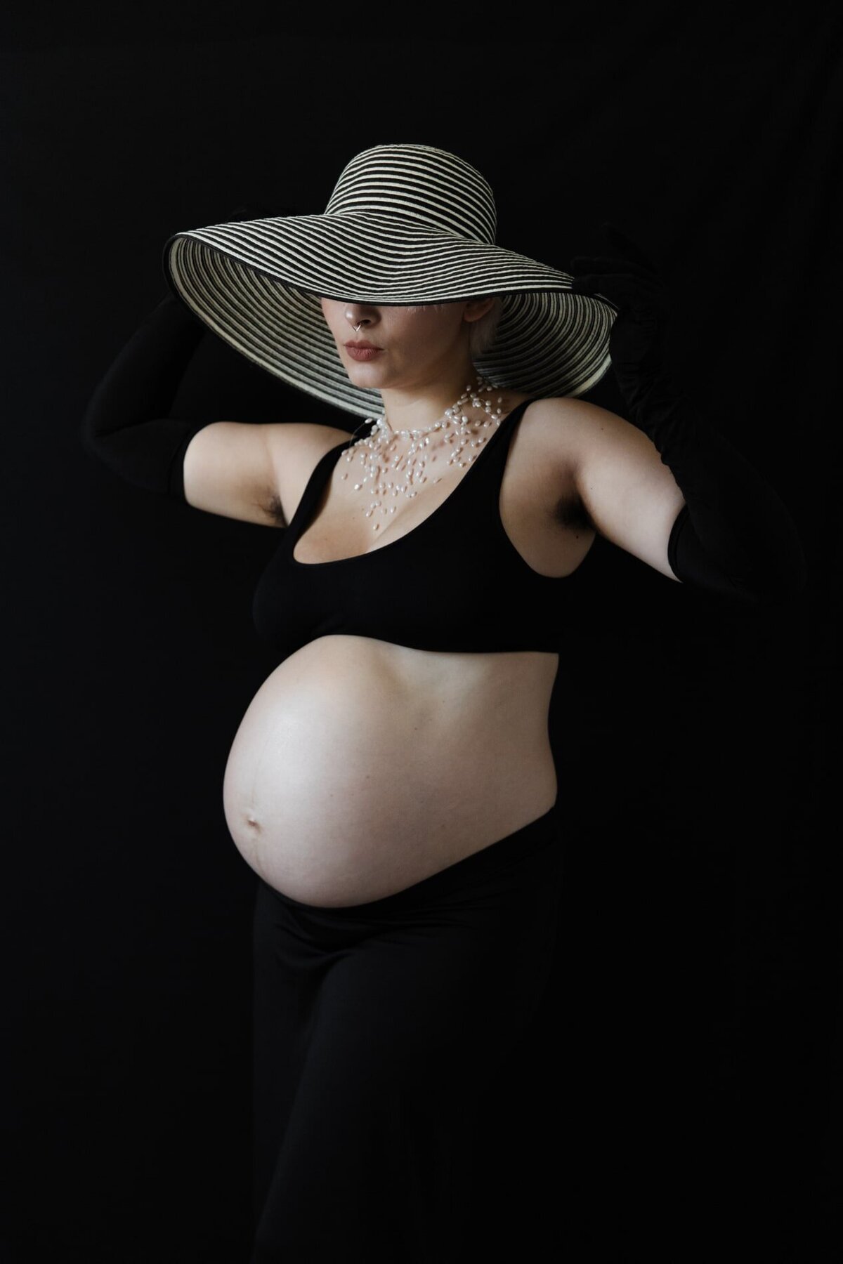 grossesse-victoire-studio-sensigraphie-photographe-grossesse-lyon-chambéry-2-min