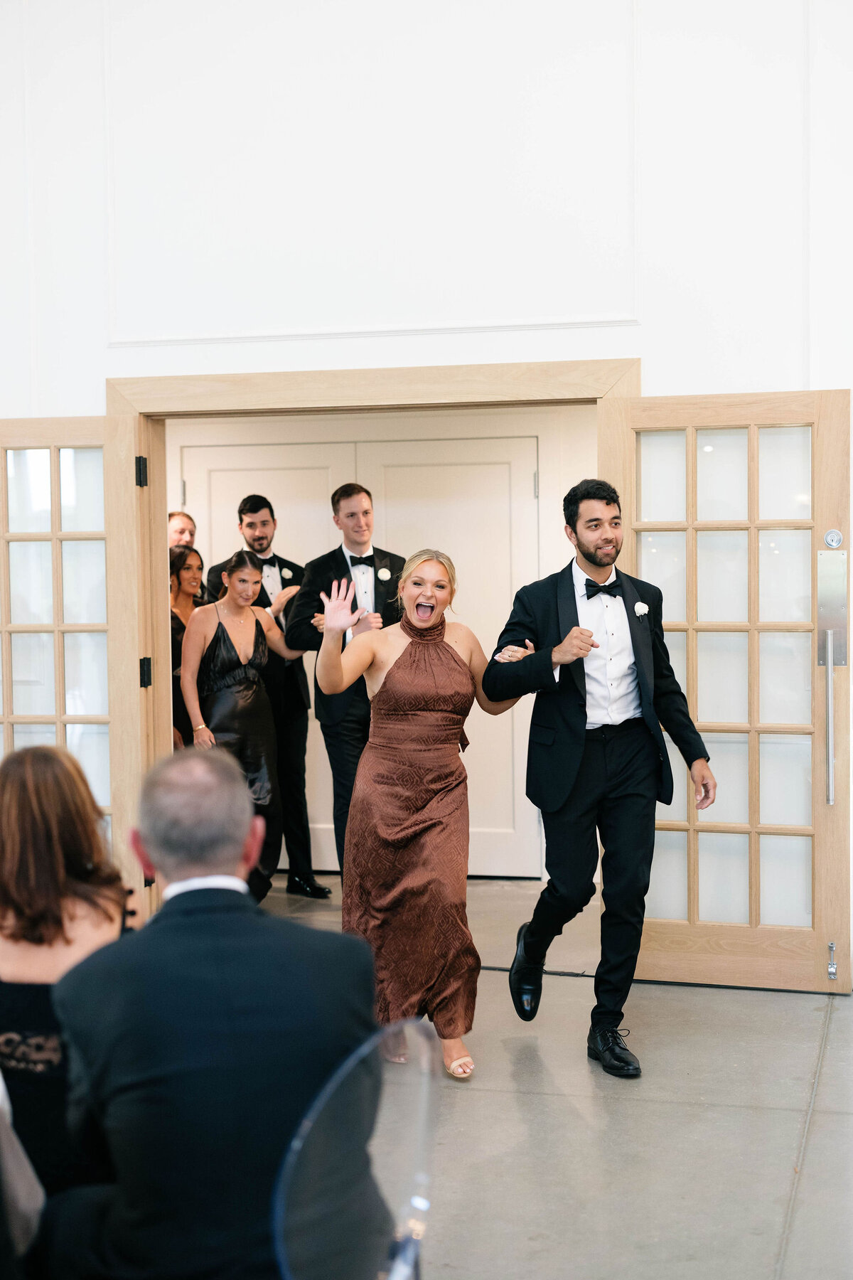 135-2_wedding-reception-dancing
