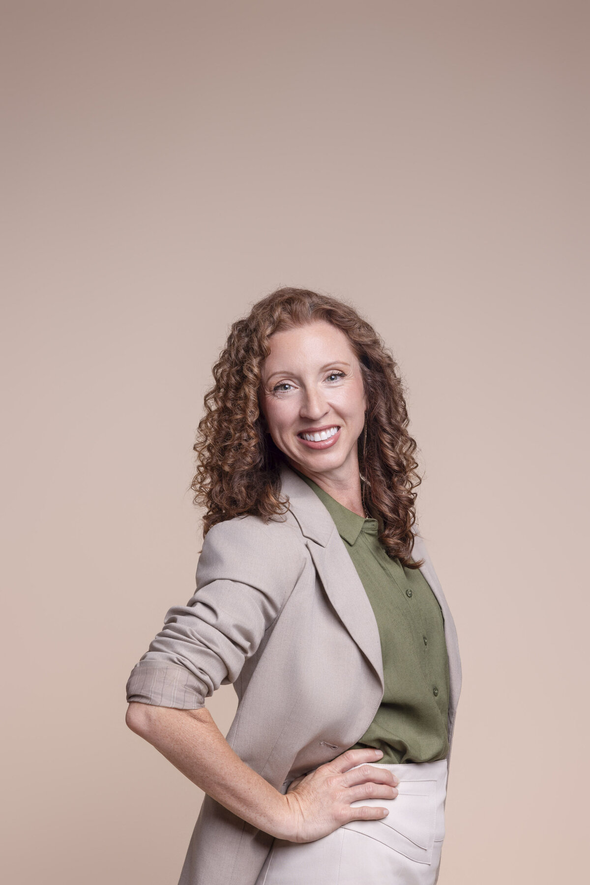 Aviatra-cincinnati-personal-brand-photos-Jennifer Blackburn-your-brand-compass-2158