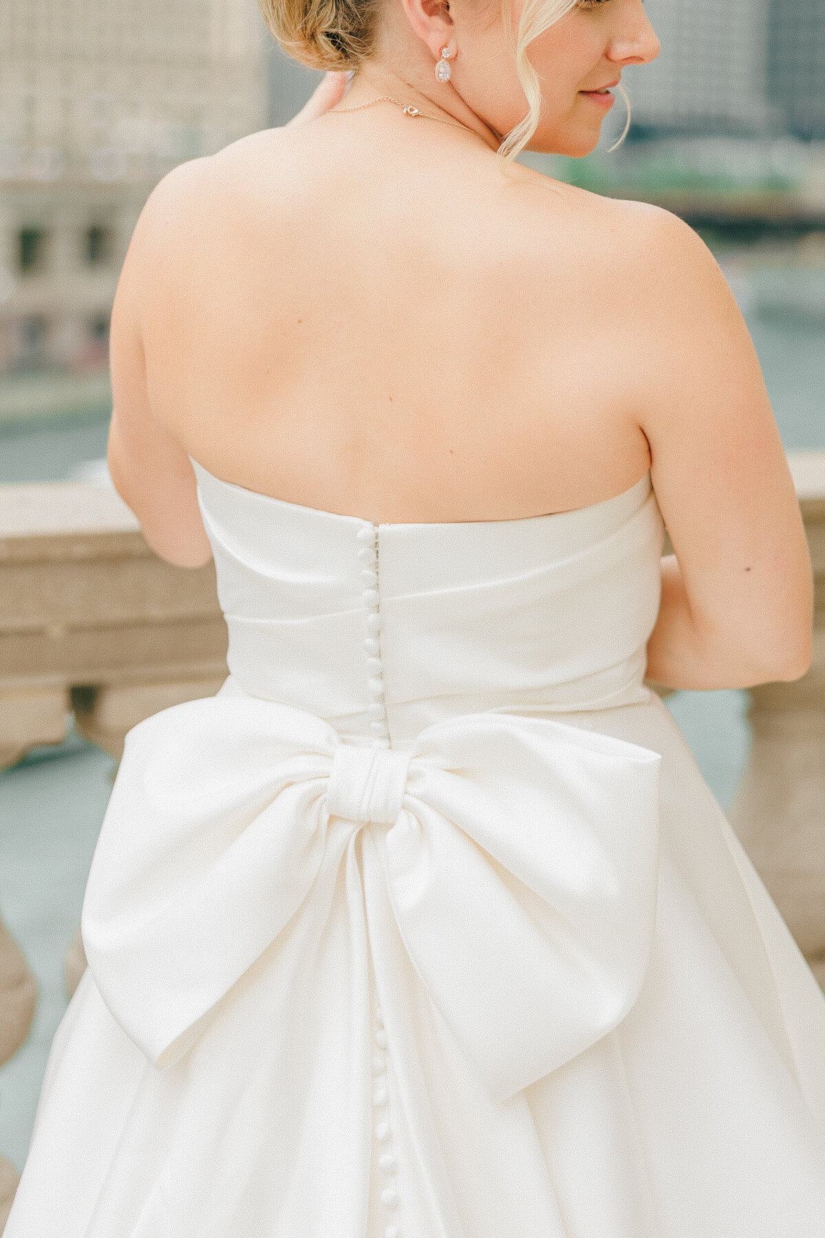 Lexi Benjamin Photography_An Elegant fall Chicago Wedding steeped in Chicago at The Rookery-22