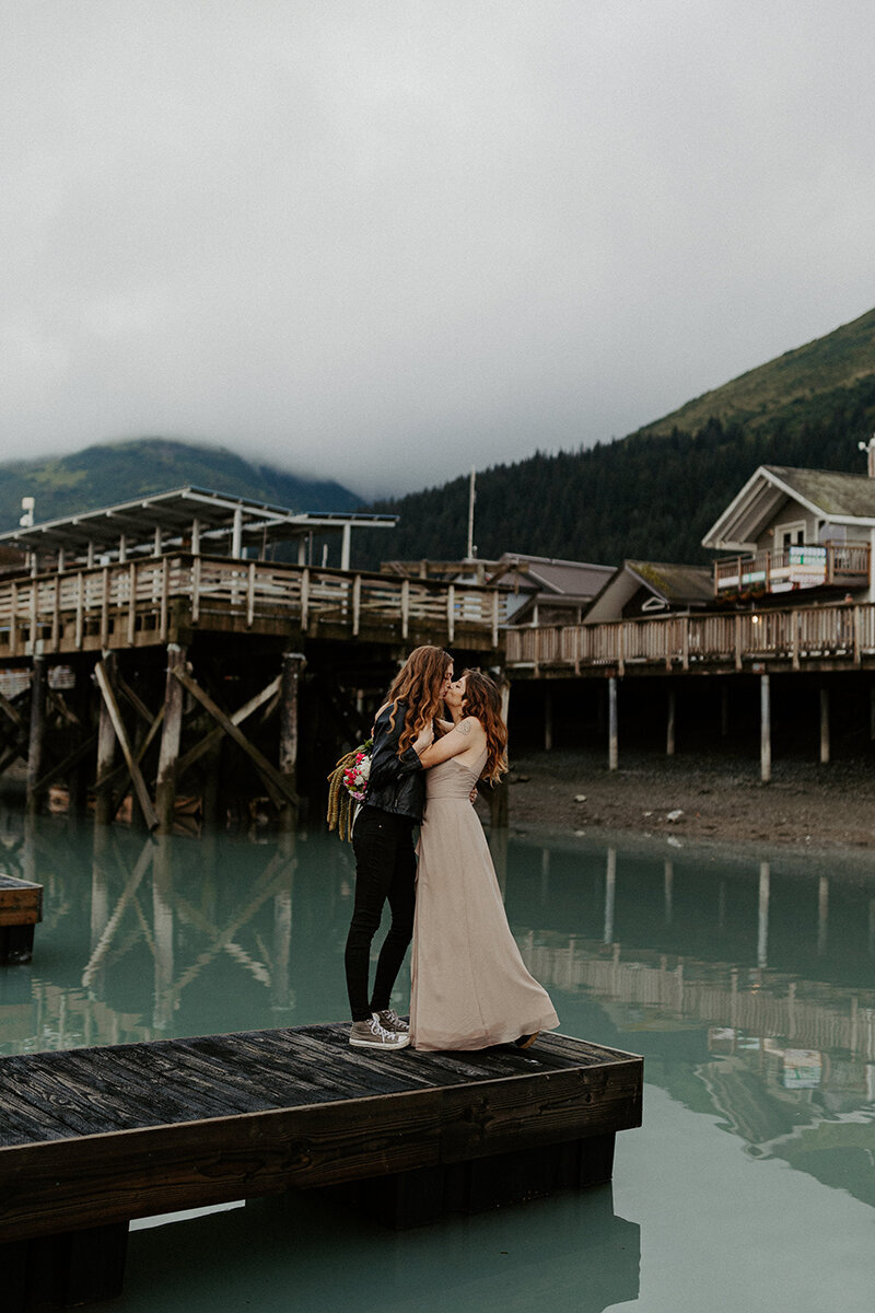 Seward, Alaska Elopement. Alaska elopement photographer. Alaska photographer. Alaska wedding photographer. Seward, Alaska wedding.