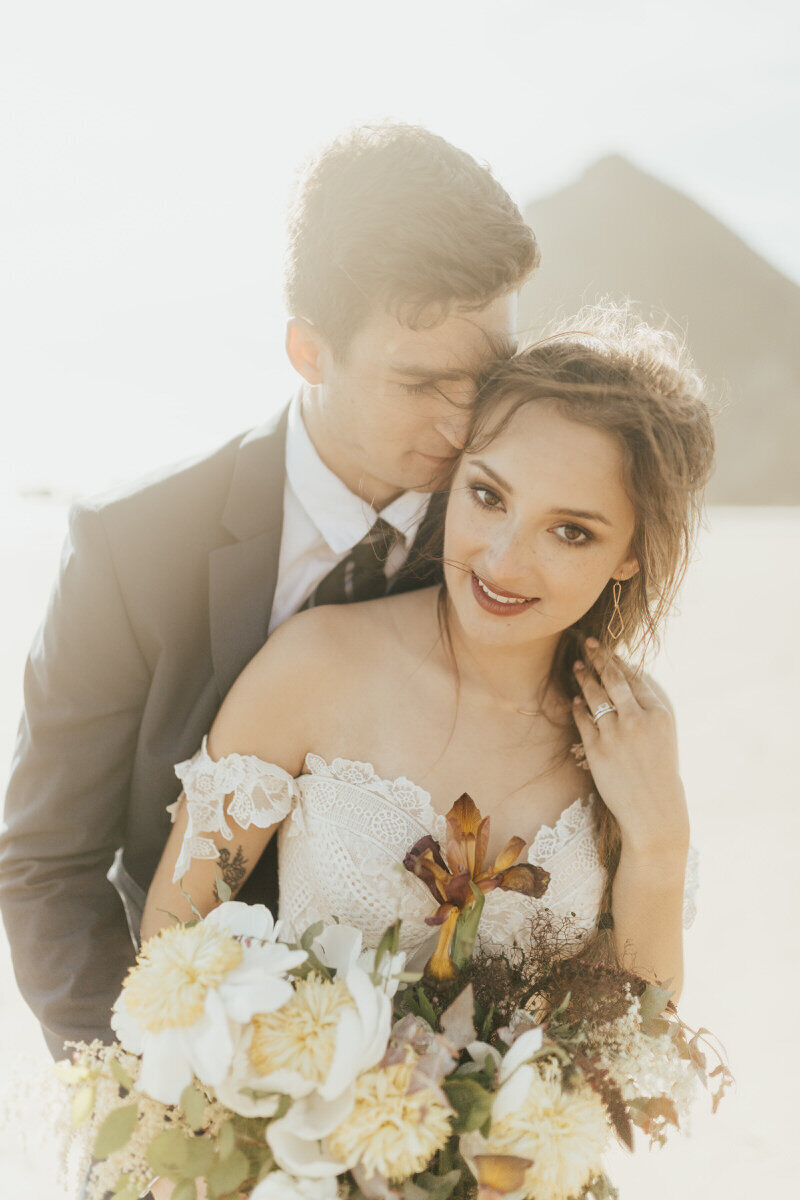 COUPLES-rachelsyrisko_seattleweddingphotographer_cannonbeach_oceanelopement-4