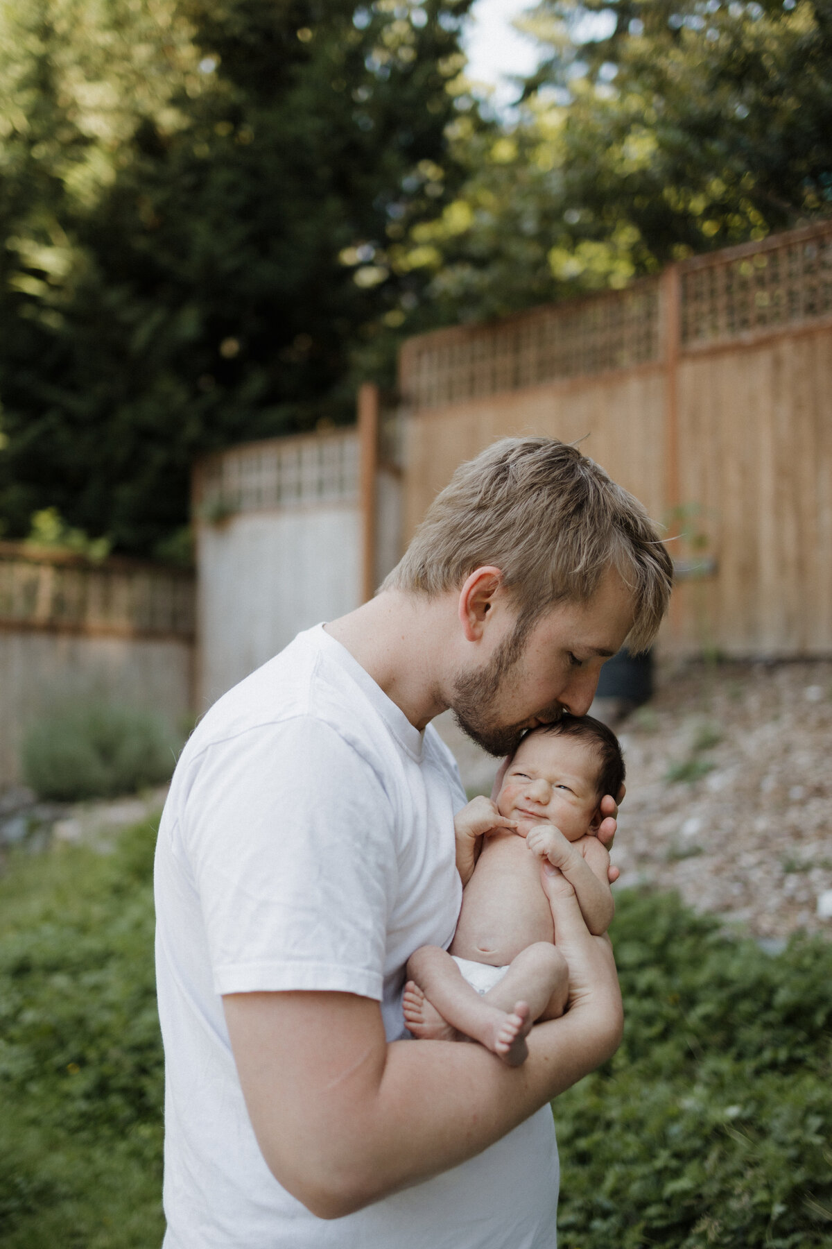 Seattle based motherhood, newborn and family photographer.