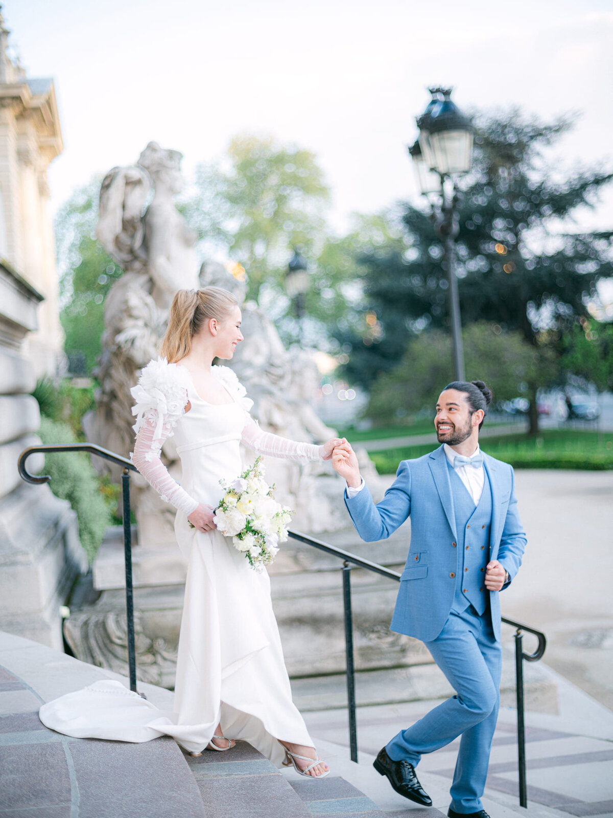 Couple-photoshoot-petit-palais-paris-22