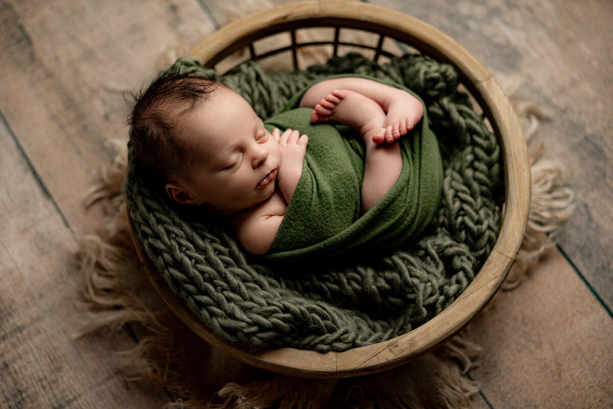 newborn photographer in michigan, michigan newborn photographer, newborn photographer near charlevoix, photographer near petoskey, baby photographer near traverse city, newborn photographer near me_7410-E-2