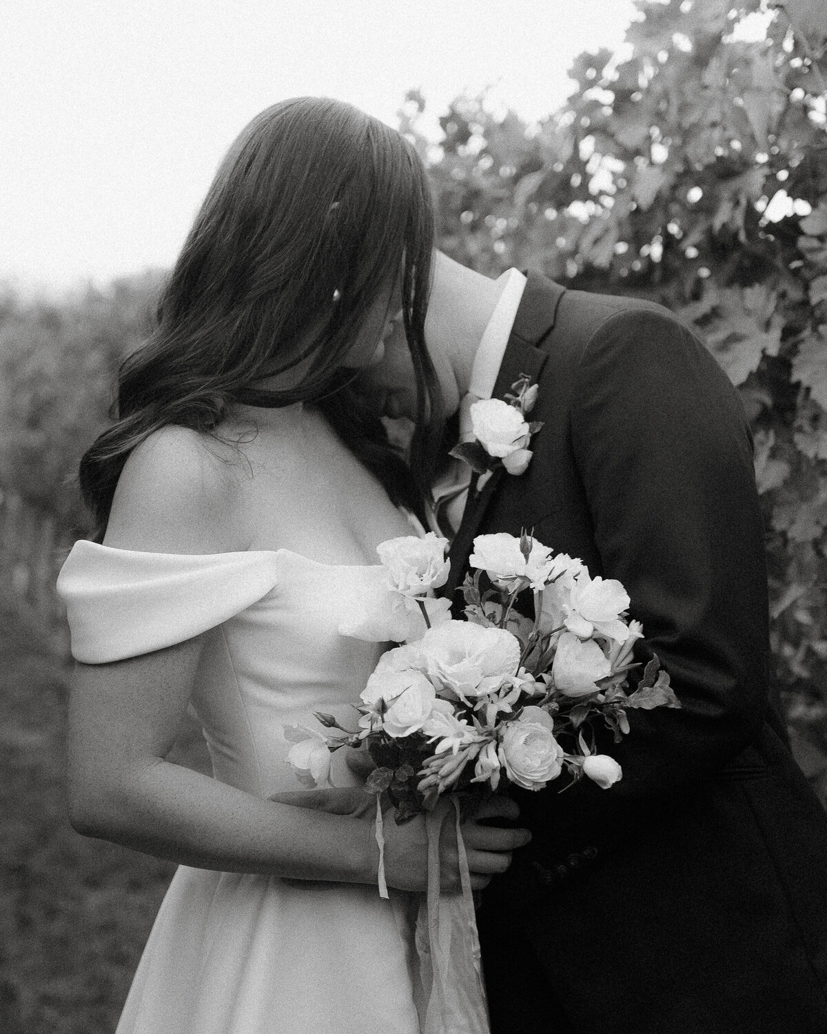 0001_gretchen-gause-healdsburg-wedding-photographer-BRASSWOOD-9