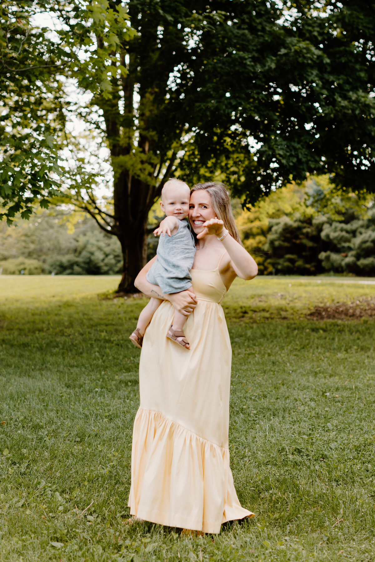 christina_ney_photography_wedding_engagement_lifestyle_photographer_dubuque_iowa_wedding_planning_assistance_adventurous_bold_laidback Family Photography55
