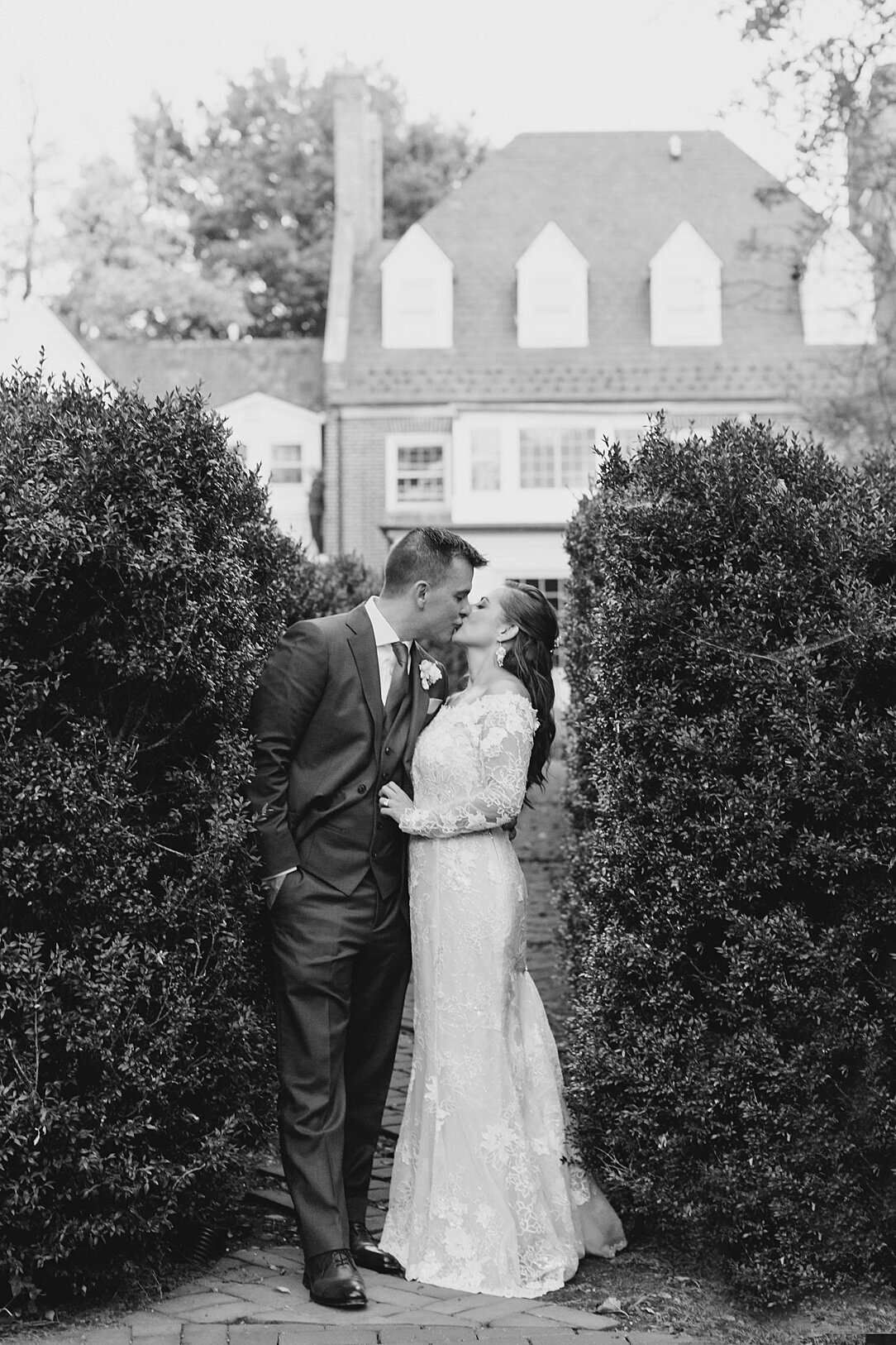 EmilyandJeremy_HollinHallWedding_0049