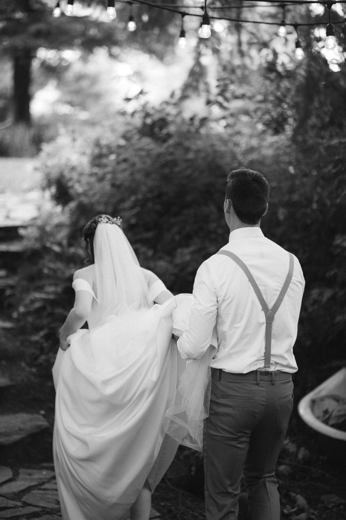 RIVERSIDE WEDDING IN THE OREGON