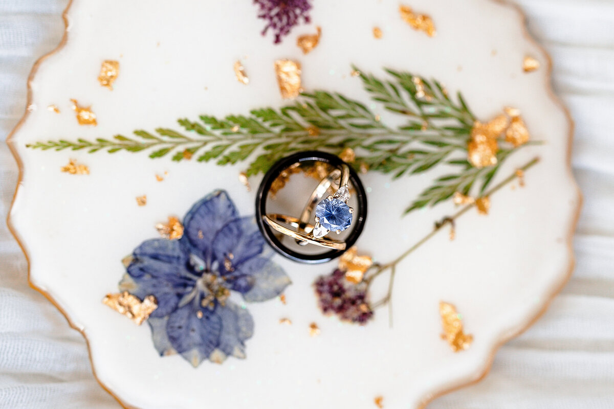 colorado-wedding-flowers-detailed-ring-shots
