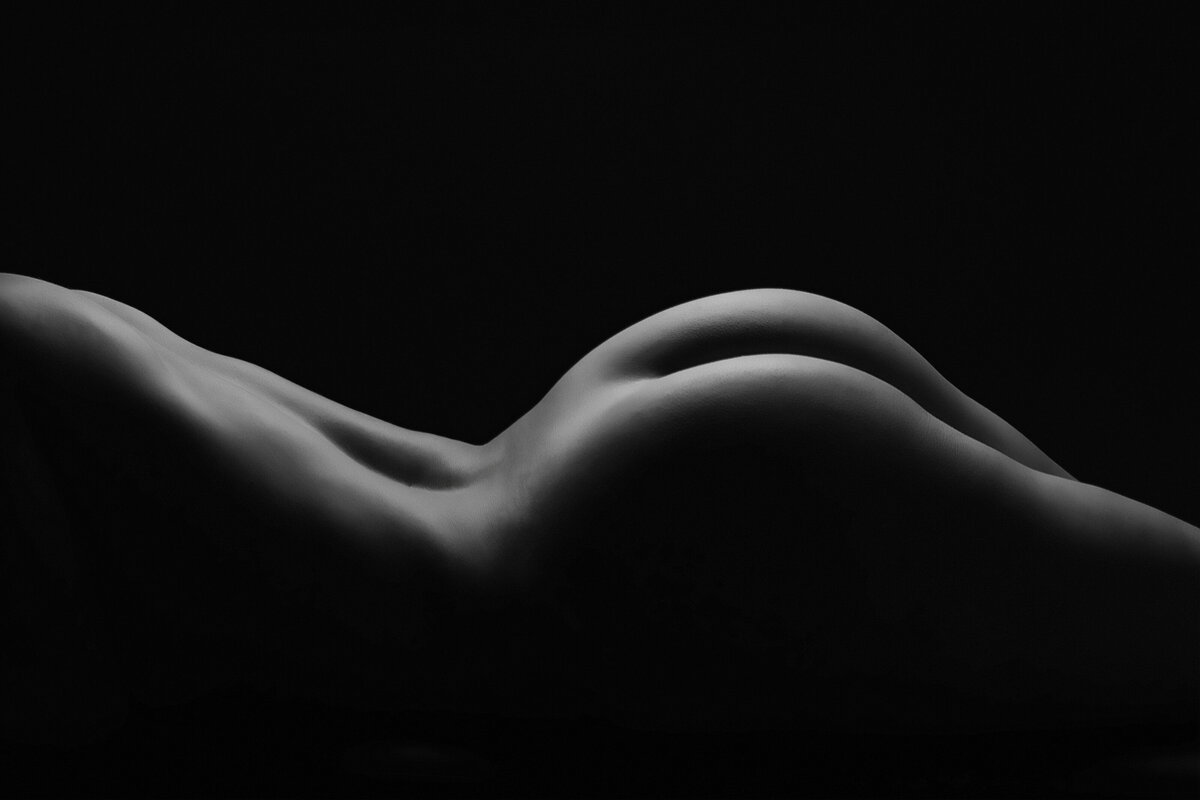 artistic nude portrait of back 