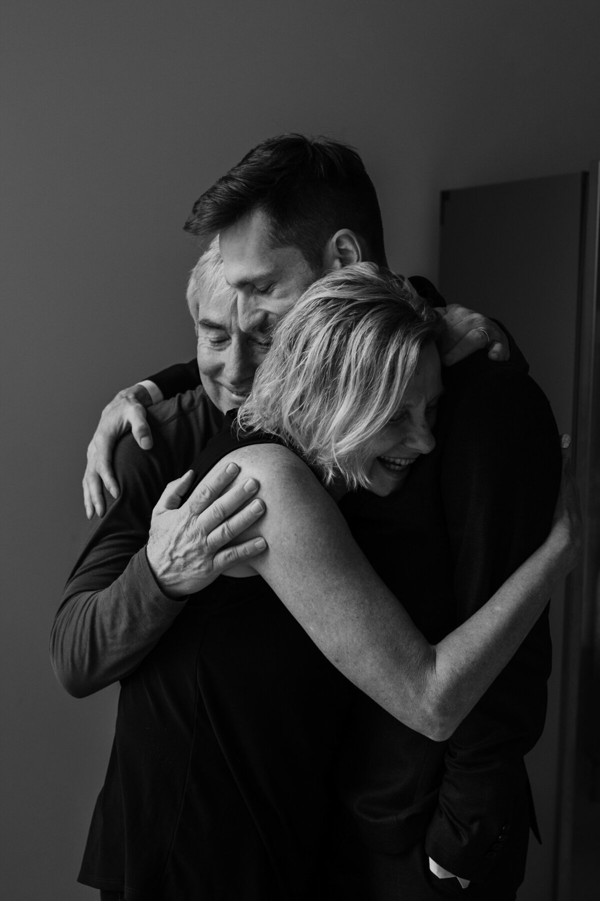 The-Godards-Vancouver-Wedding-photographer-family-candid