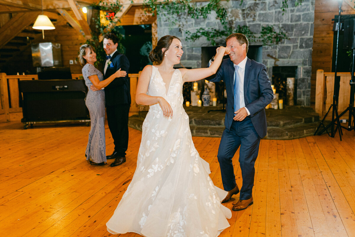 Vermont-Luxury-Wedding-Photographer-Reception-Party_308