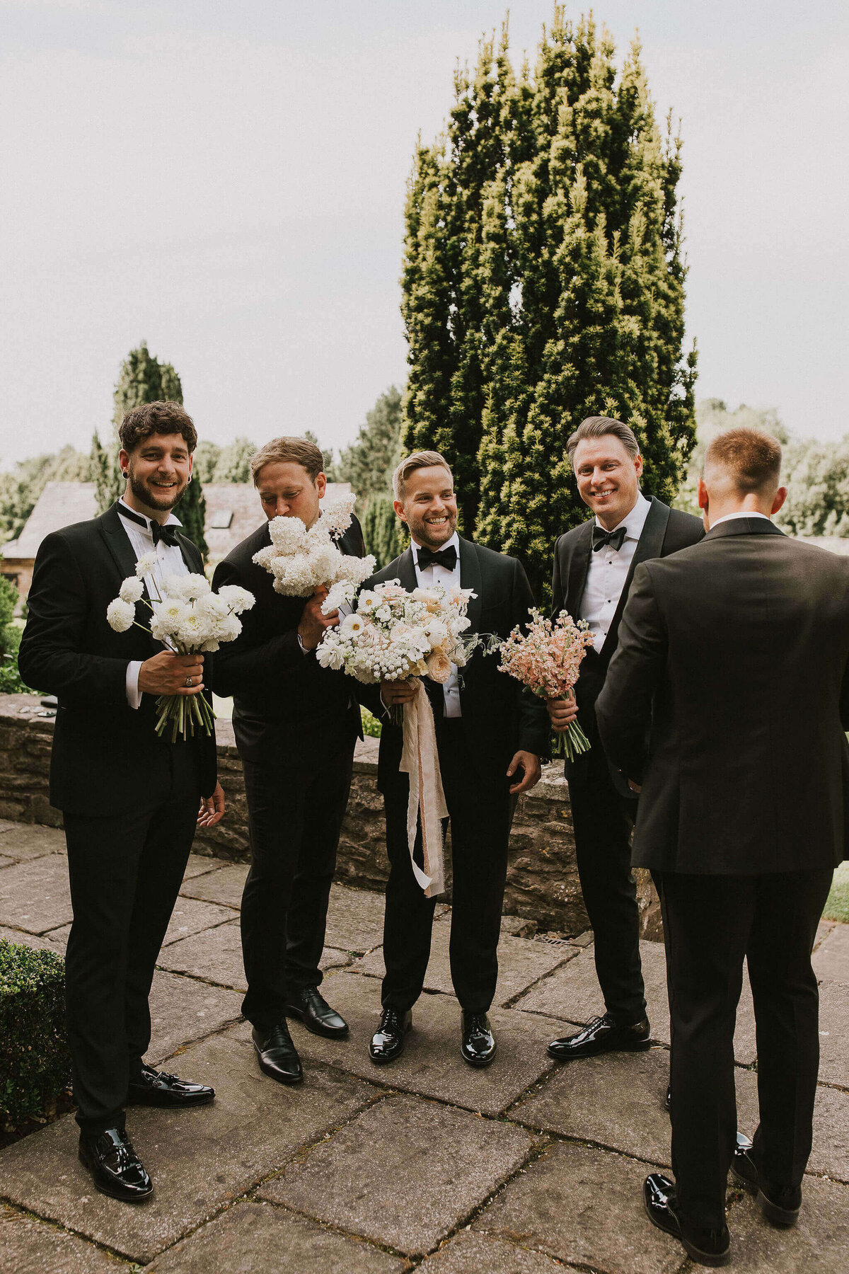 Issy-and-Bella-Floral-Design-Wedding-Florist-Herefordshire-Dewsall-Court-N-Z12