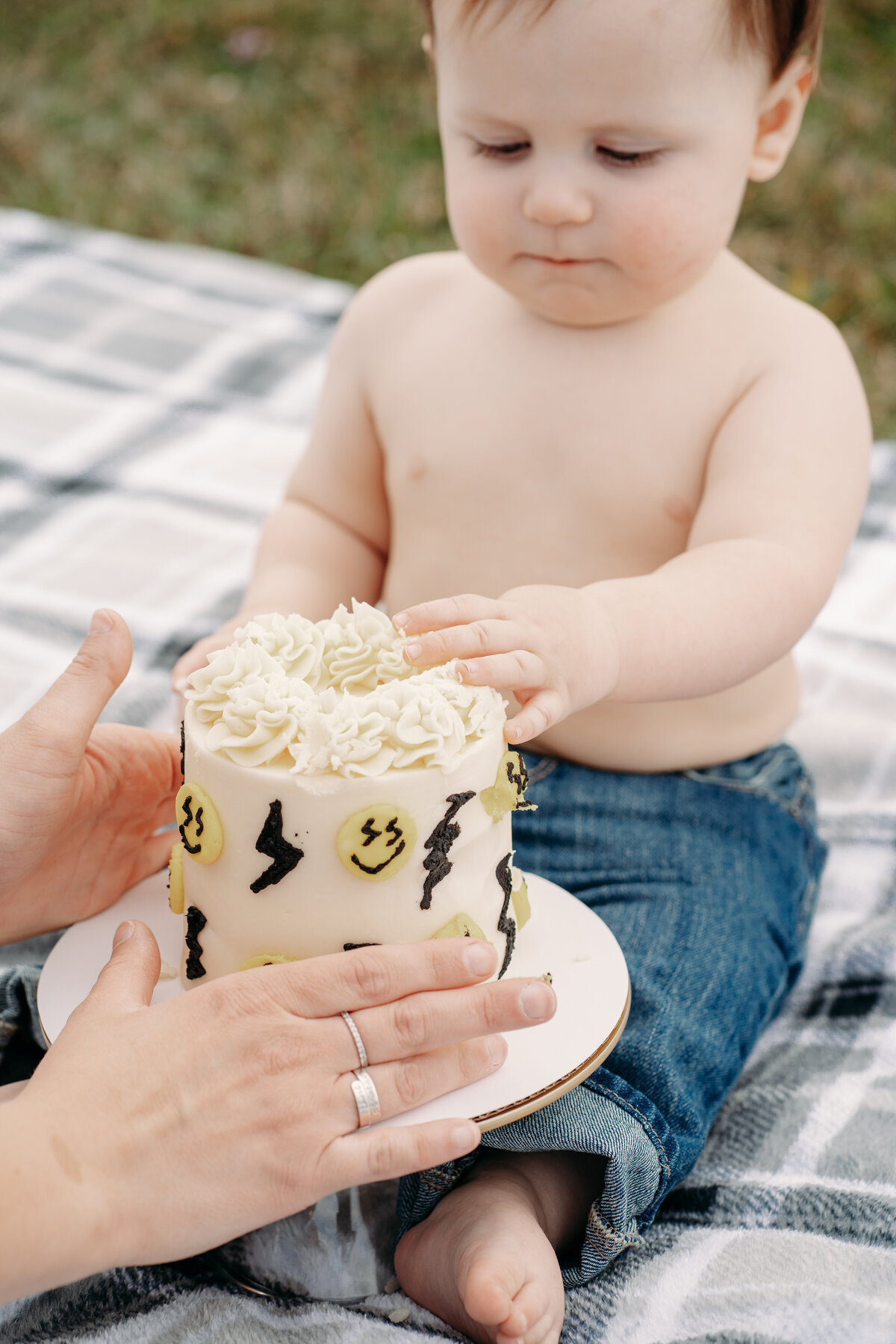 Leo-First-Birthday-Cake-Smash-Milestone-Santana-Block-Photography-Clinton-New-York-67