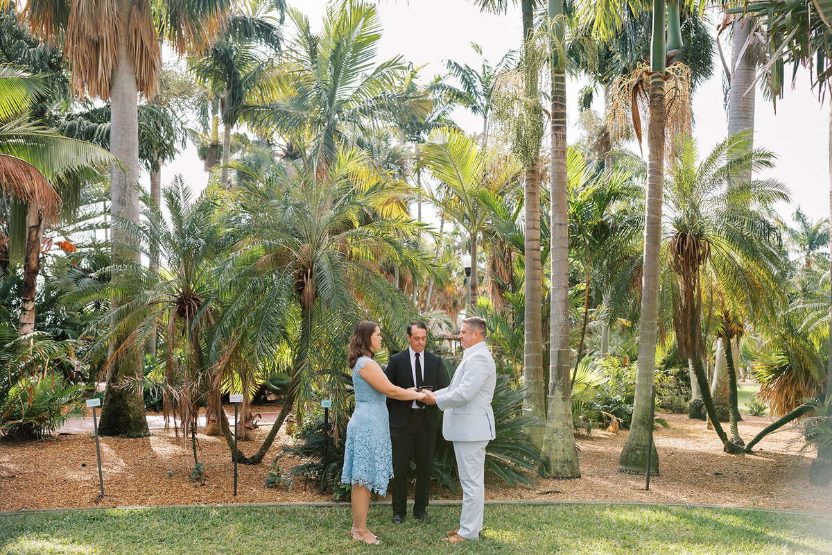 miranda-rose-photo-park-elopement-gizella-kopsick-park-chantilly-chic-celebrations-19