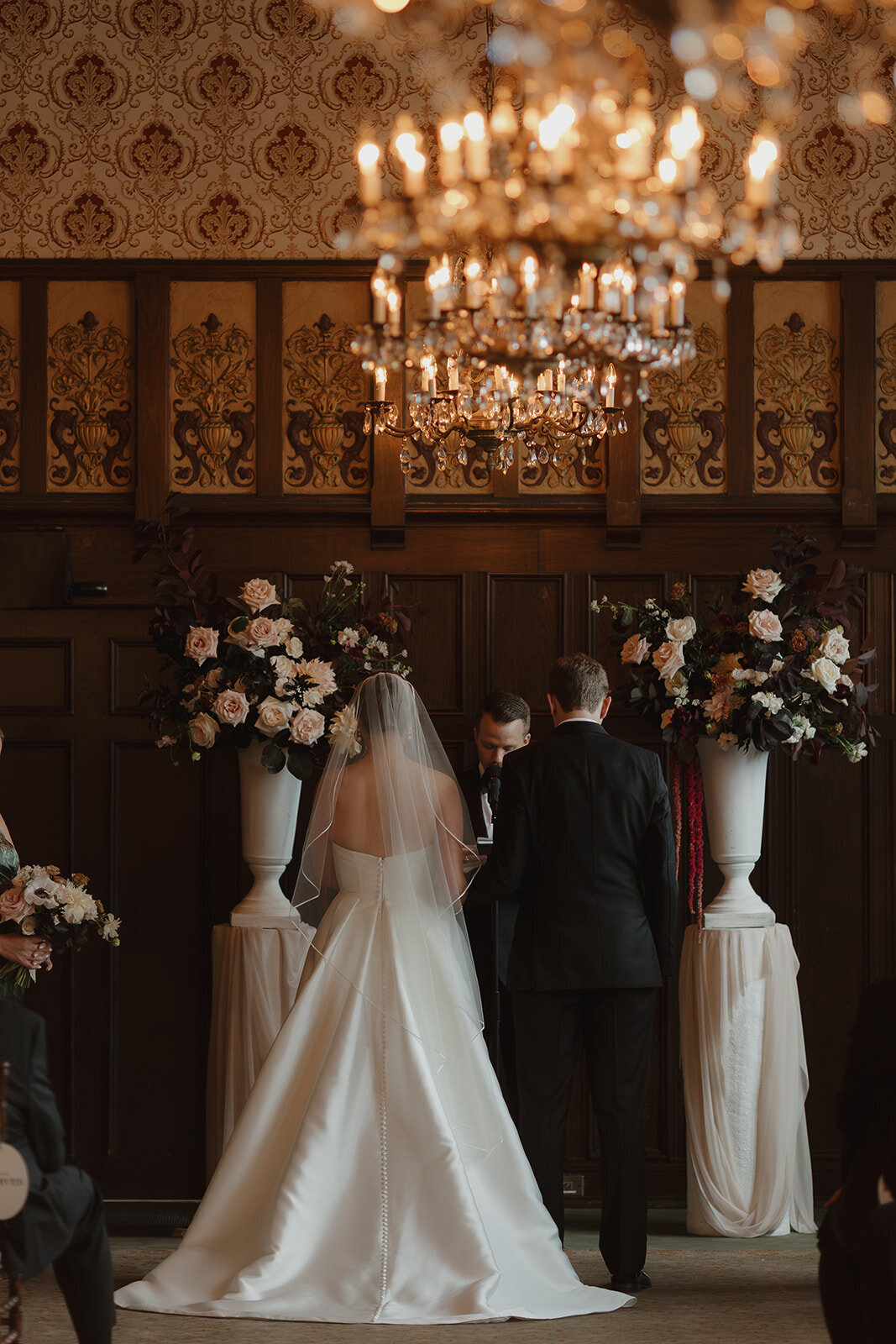 feisty flowers wisconsin club wedding 9