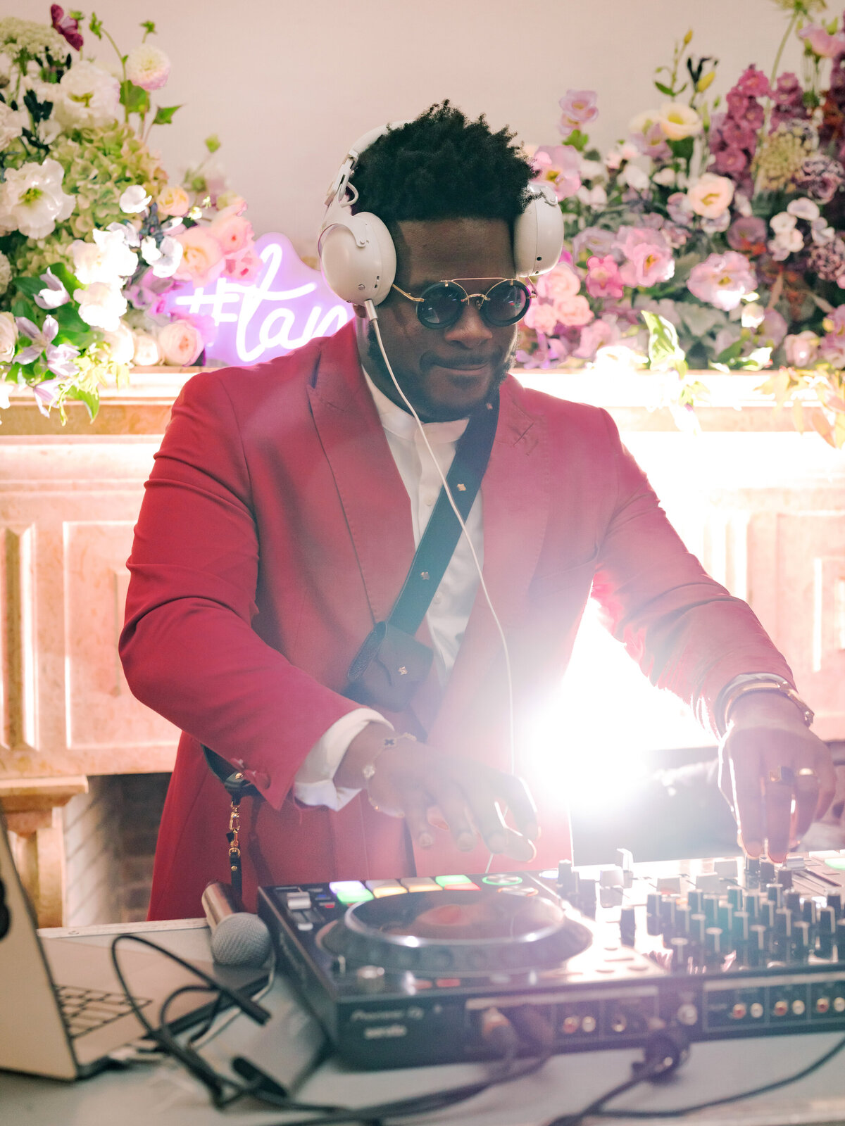 casa-dos-penedos-portugal-wedding-dj-dancing