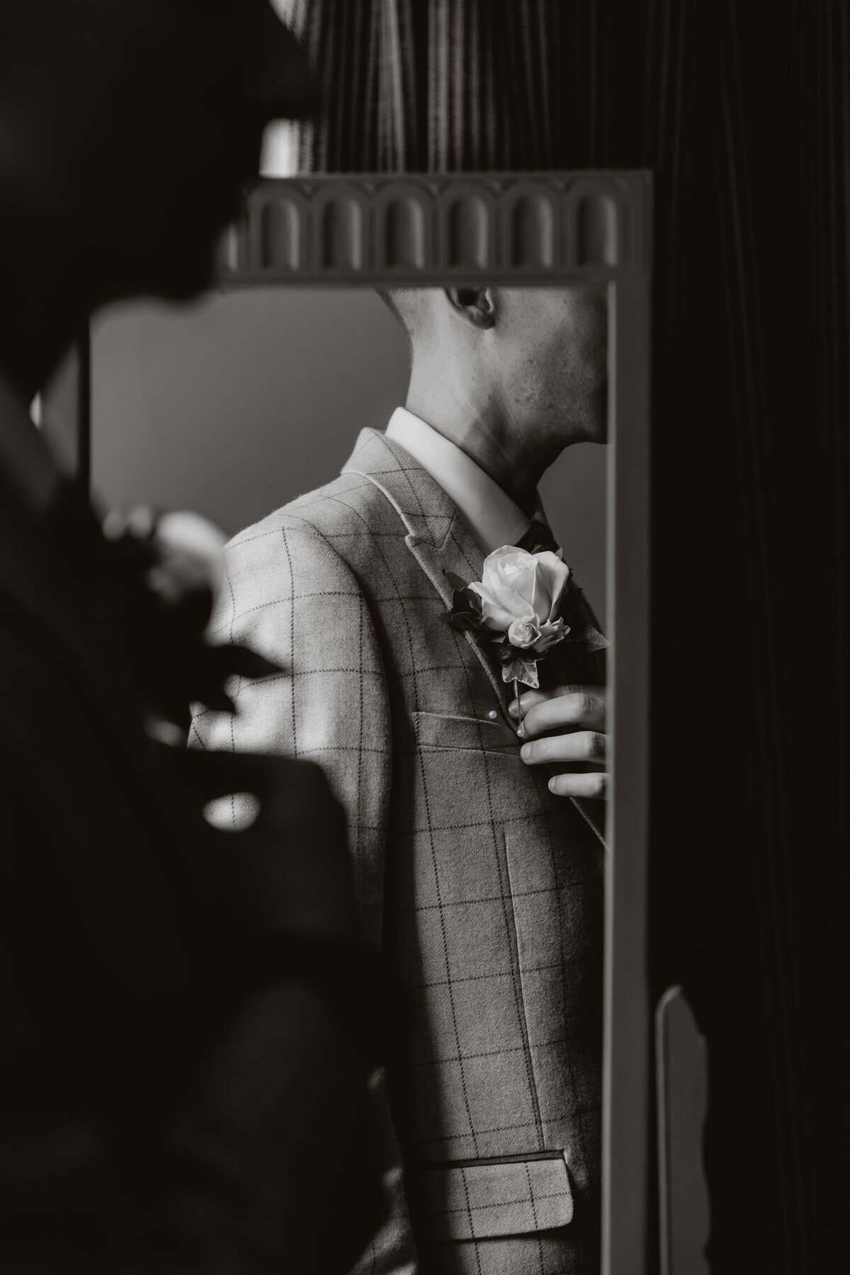 Moments of the wedding morning in Burford