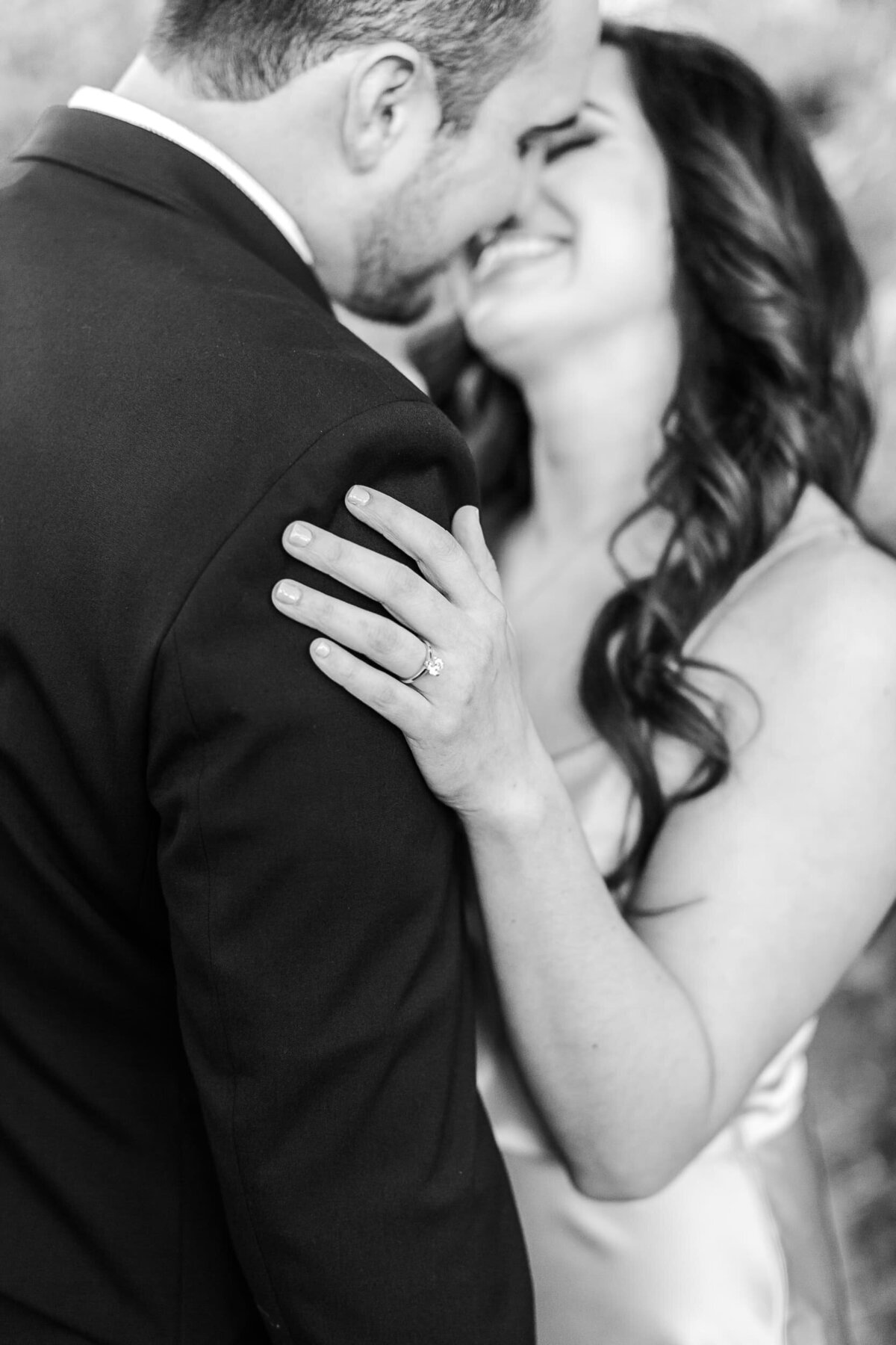Phoenix-Wedding-Photographer-and-Videographer-Couple-kissing-MorEng-1061