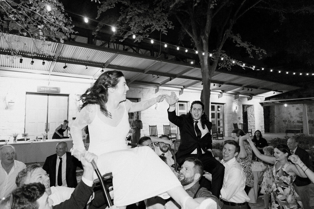 Esme&JacobWeddingPhotos_Previews_AustinWeddingPhotographer_HereafterFilms-105