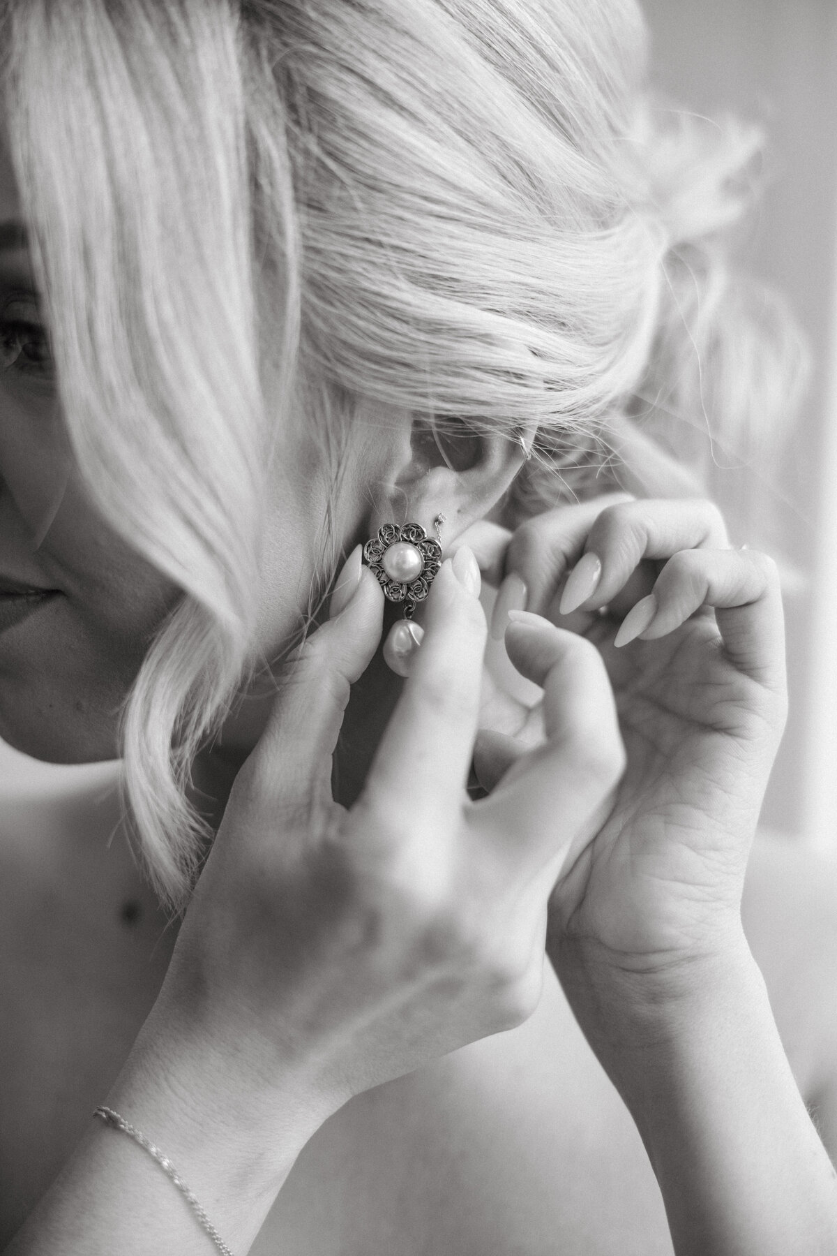 KellyGettingReady-253