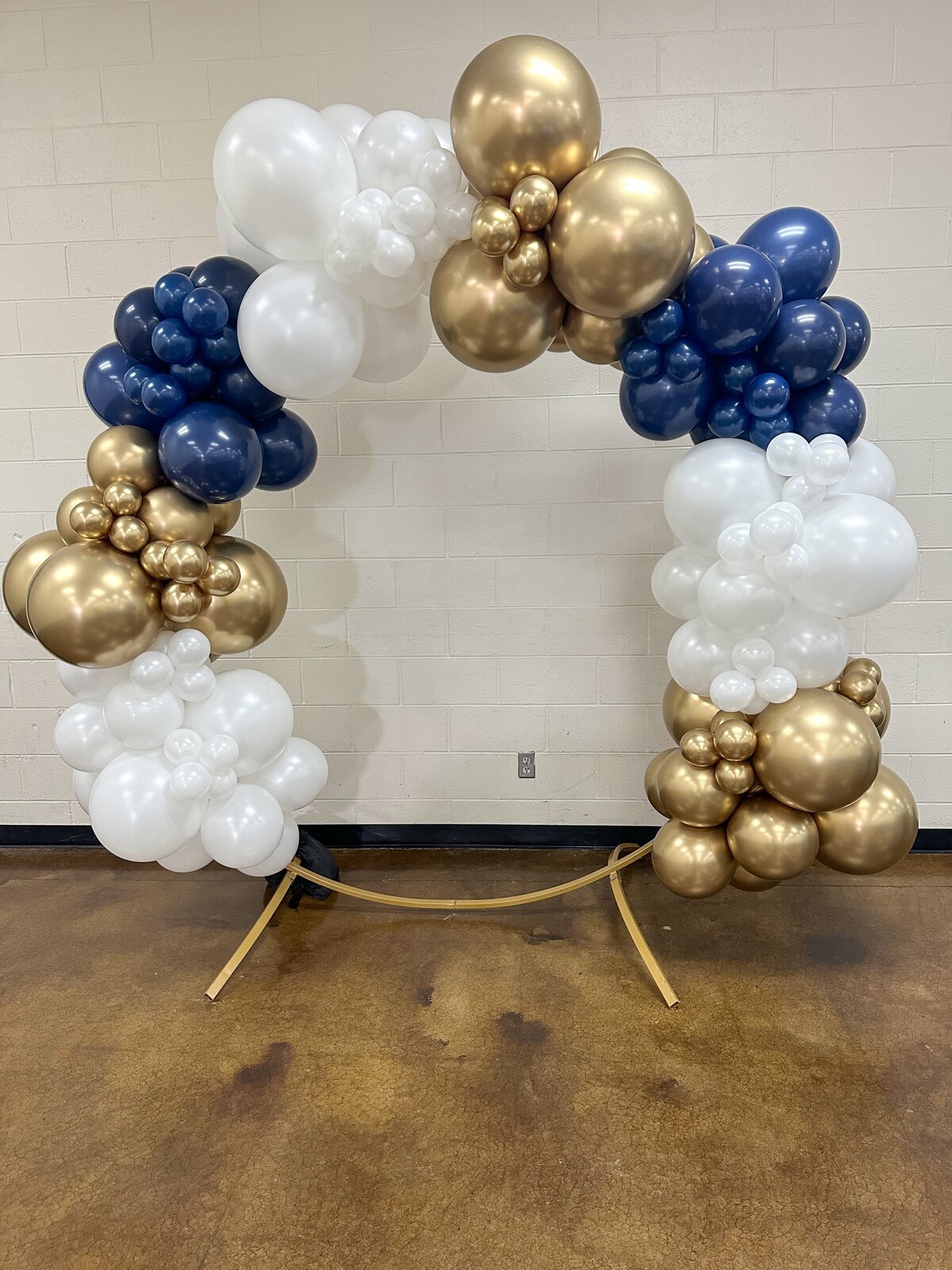 gold, navy, white, balloons