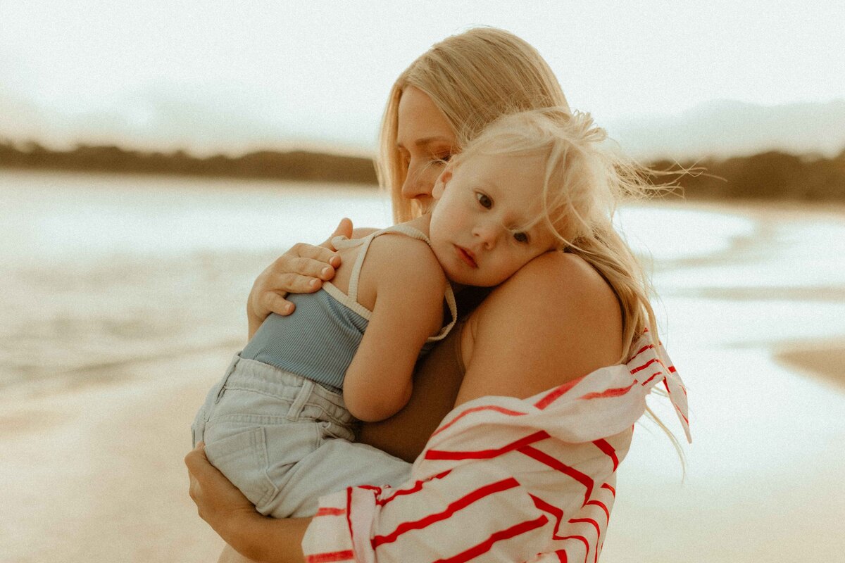 emmawandphotography_bundneena_kurnell_motherhood_sutherlandshirephotographer_cronullaphotographer_motherhood_sydneymotherhoodphotographer_royalnationalpark_familyphotographer_sutherlandshirefamilyphotographer_cronullafamilyphotographer_adventurouscouplesession_couplephotographer_sydenycouplephotographer_mindfulphotography