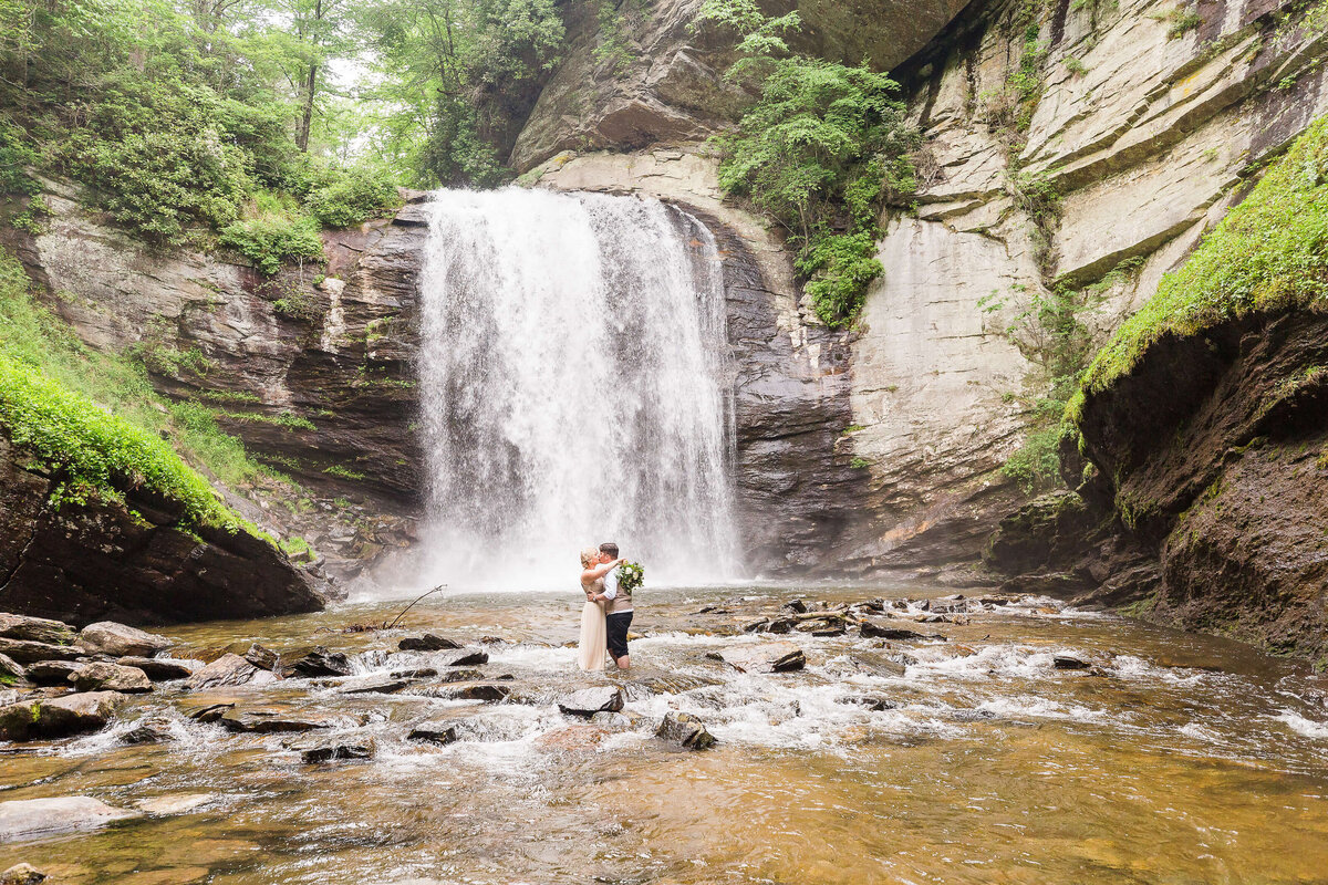 Looking-Glass-Falls-NC-Elopement-8