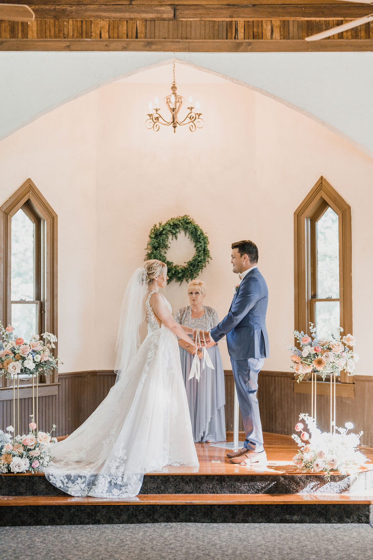 tara-tomlinson-chantilly-chic-elope-tampa-bay-historic-chapel-3