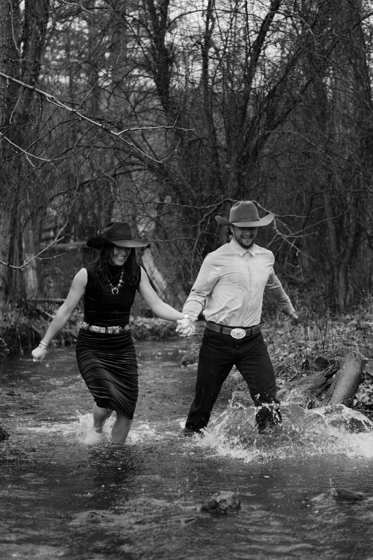 presley-gray-photo-montana-western-style-engagement-4773