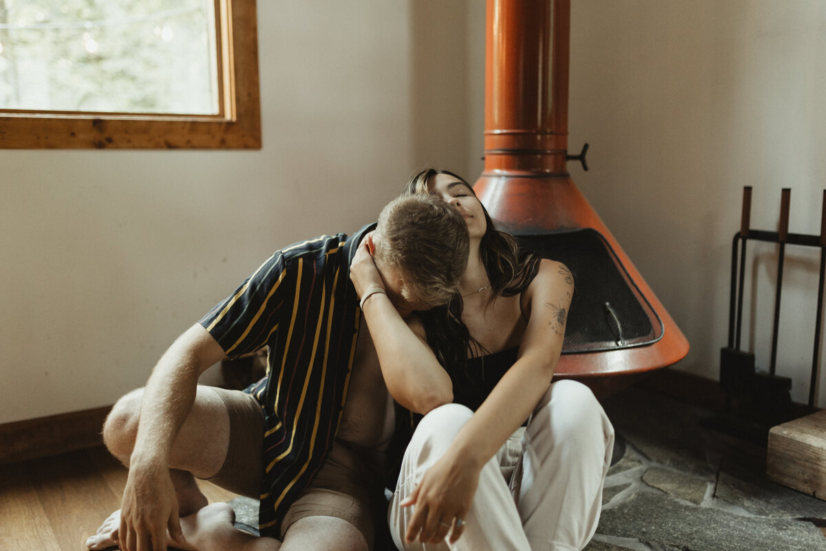 casualcouplesinhomesessionkansascityphotographer-28