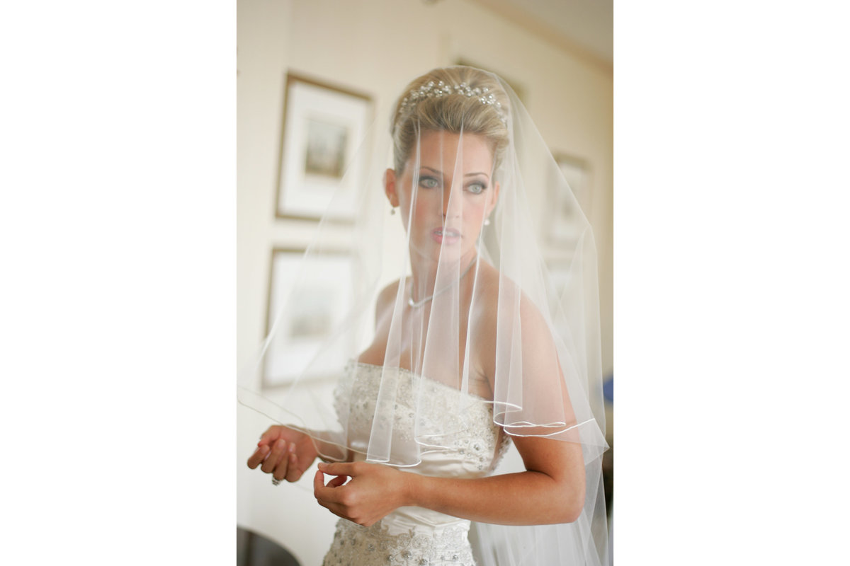 0028-Bride-Veil-St. Regis-Wedding-Robin-Gerrard-Photography