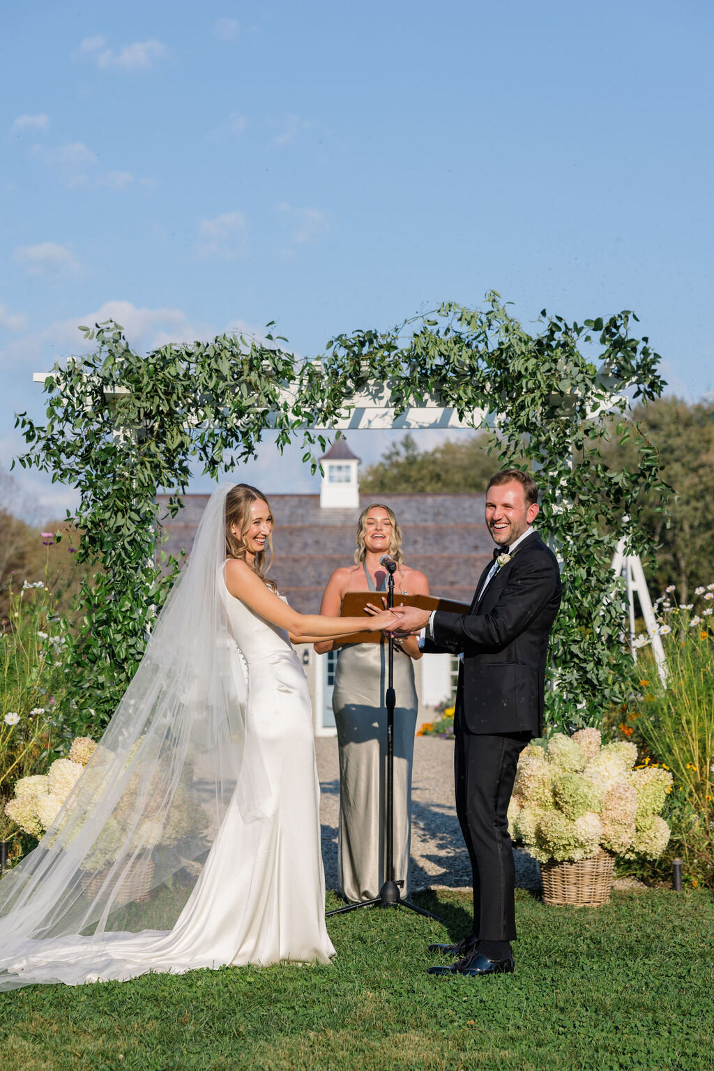 orchard-wedding-ceremony-at-smith-farm-gardens-ct-jen-strunk-events